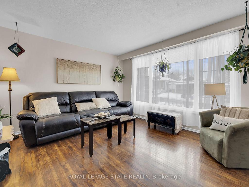 









221


East 24th

Street,
Hamilton,




ON
L8V 2Y5

