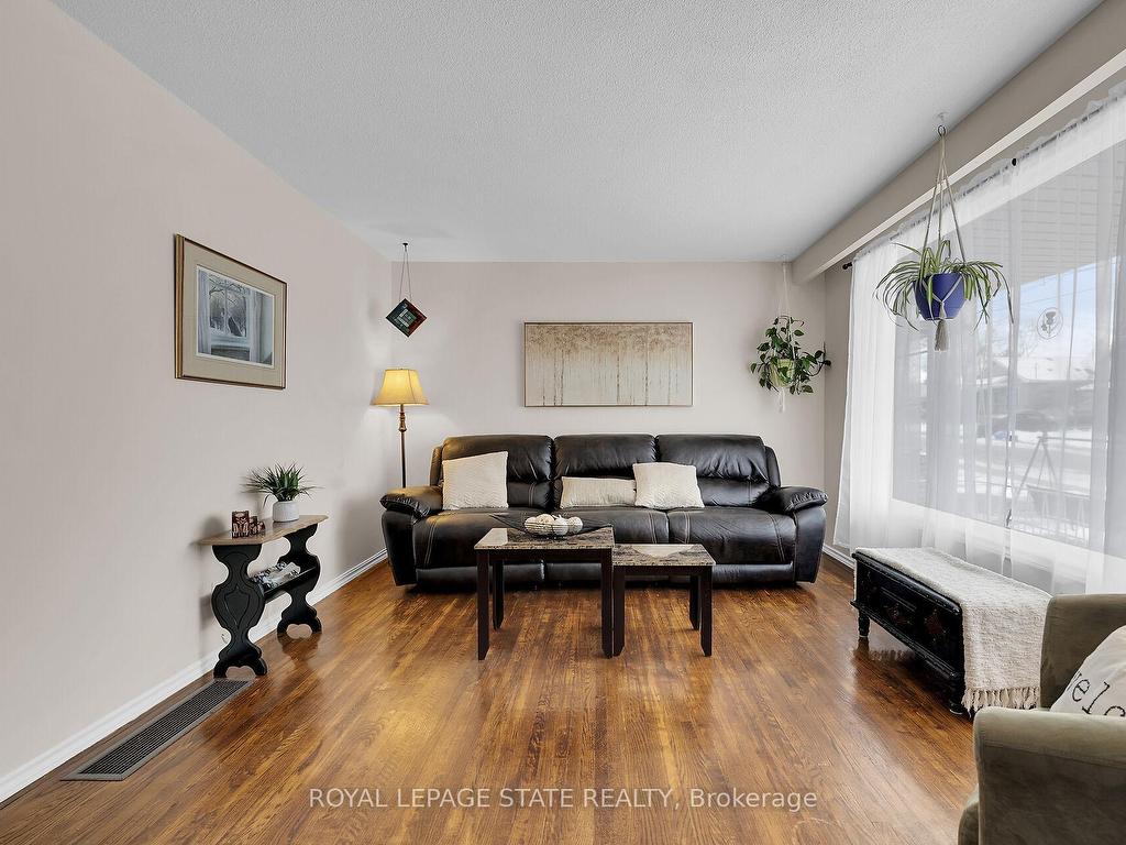 









221


East 24th

Street,
Hamilton,




ON
L8V 2Y5

