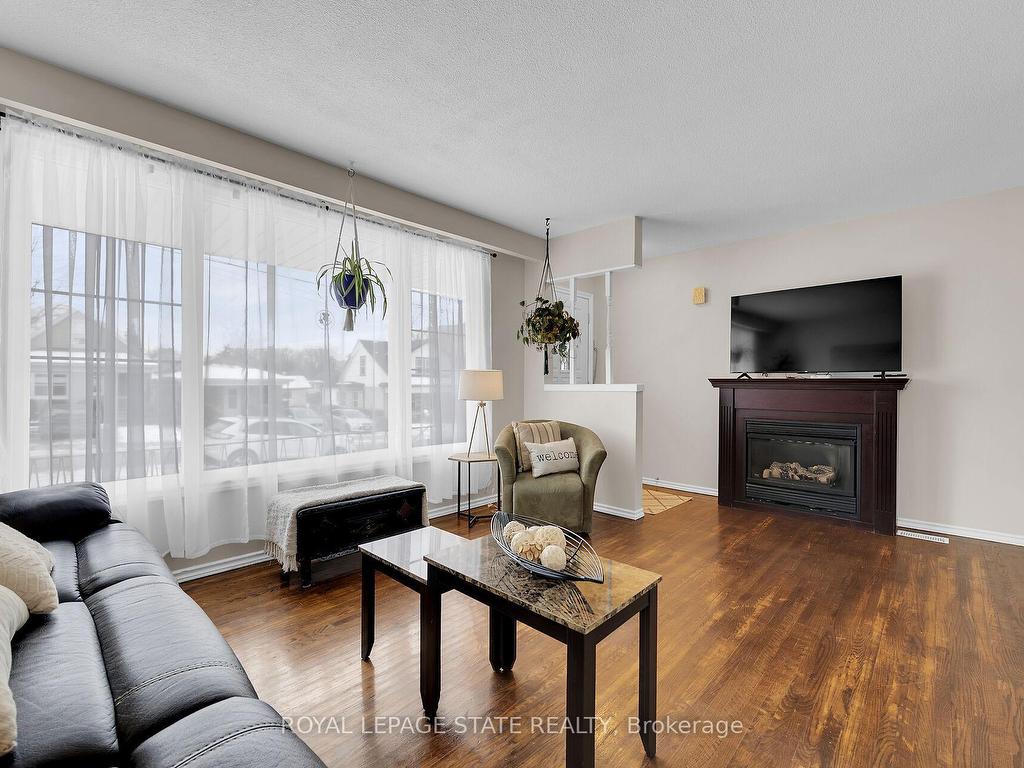 









221


East 24th

Street,
Hamilton,




ON
L8V 2Y5

