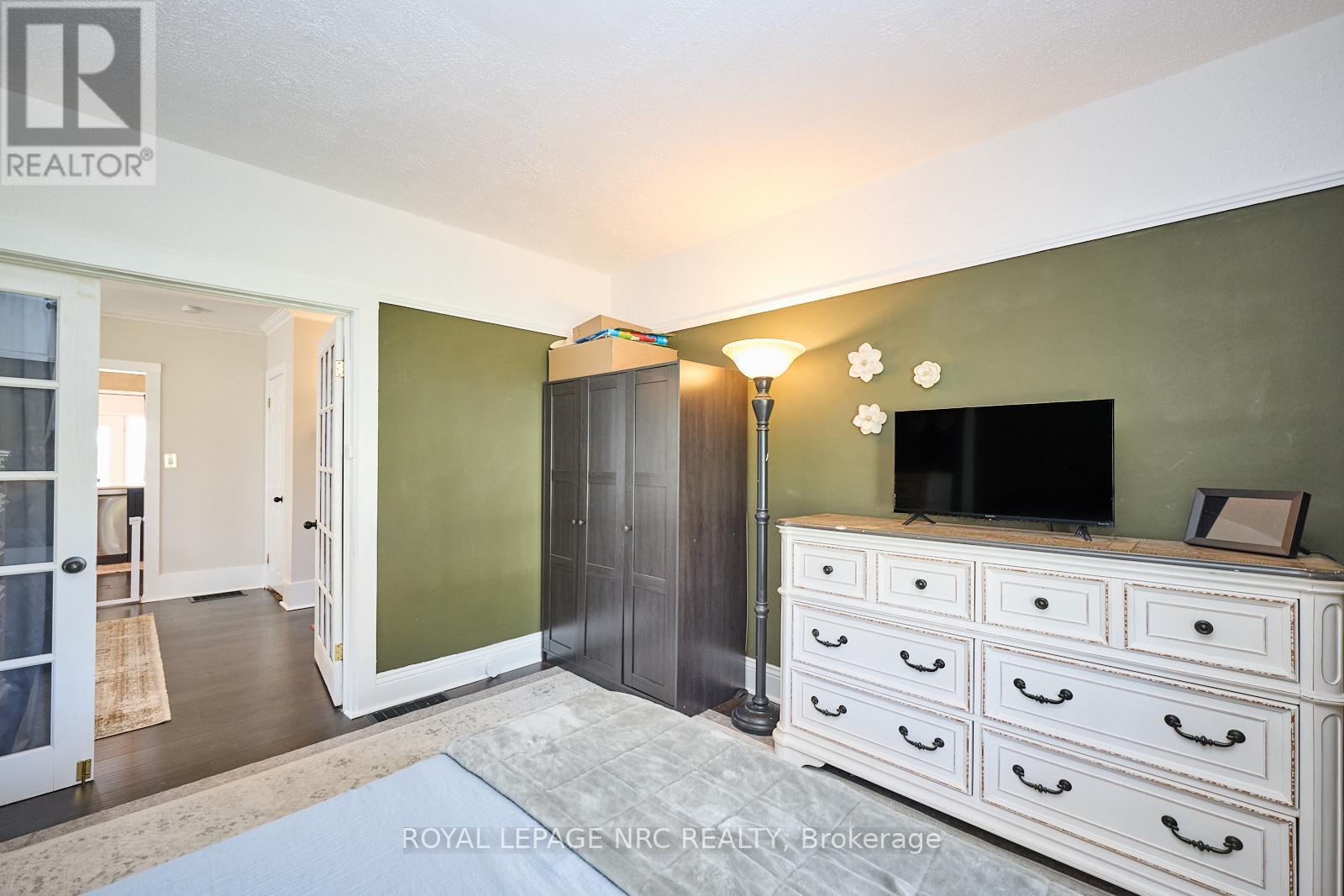 












553 RIDGE ROAD N

,
Fort Erie (Ridgeway),




Ontario
L0S1N0

