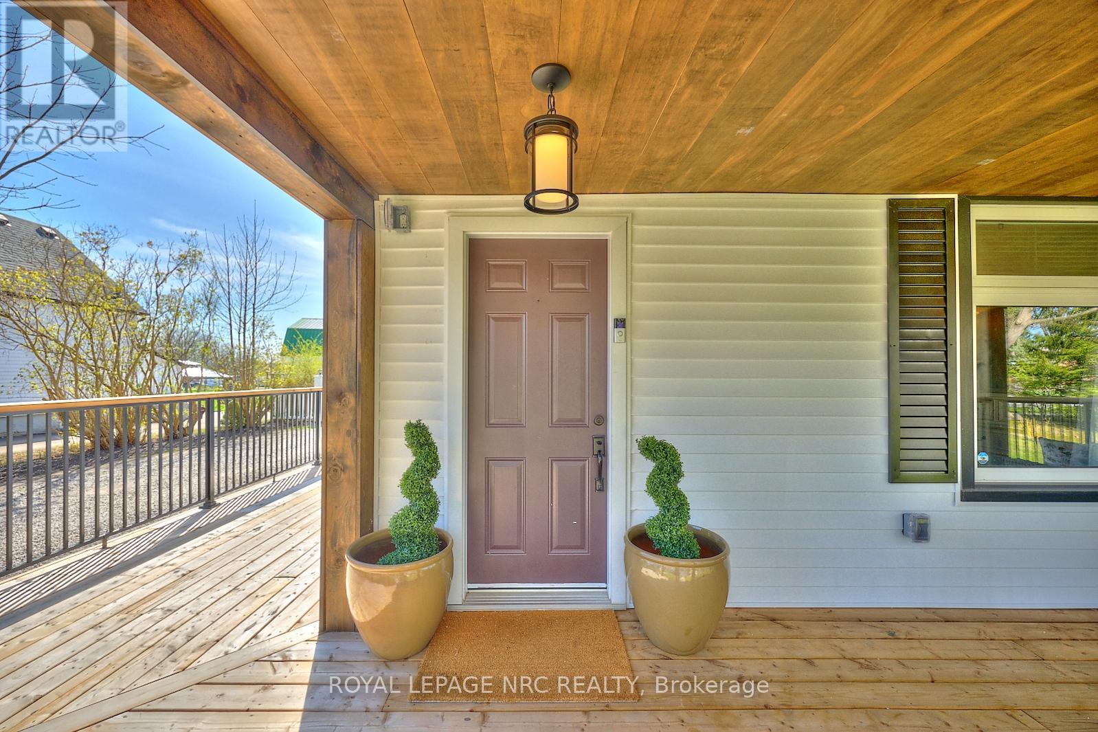 












553 RIDGE ROAD N

,
Fort Erie (Ridgeway),




Ontario
L0S1N0

