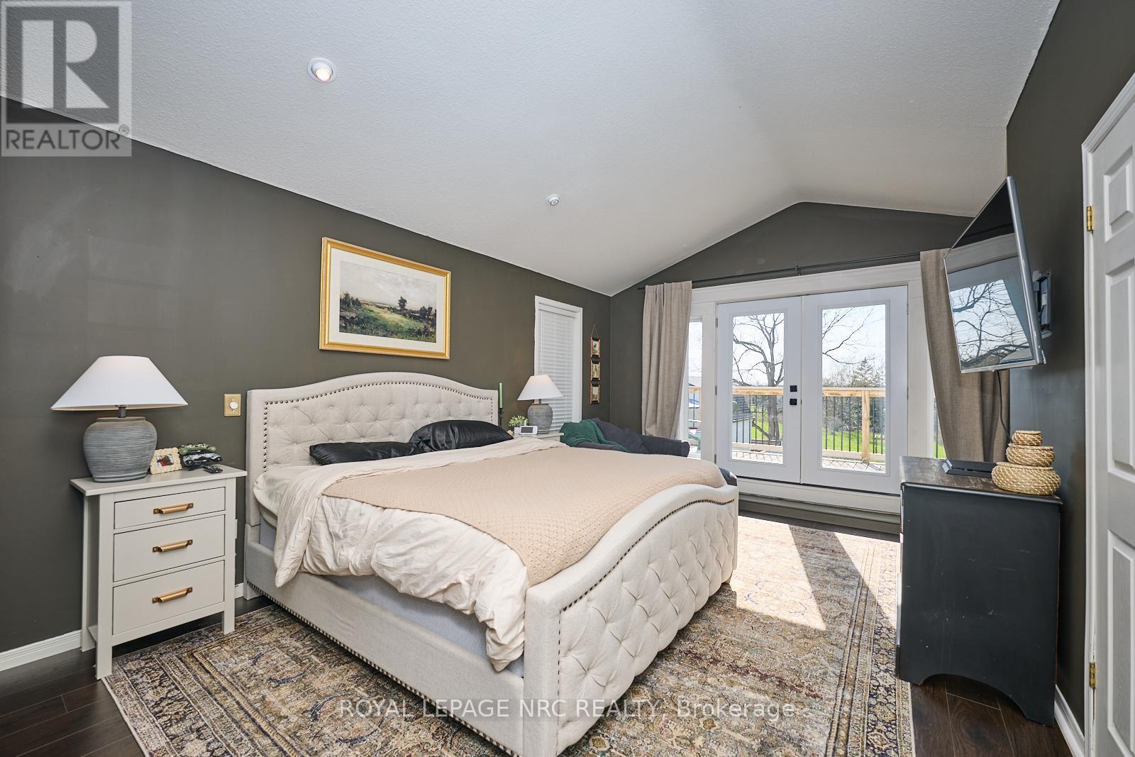 












553 RIDGE ROAD N

,
Fort Erie (Ridgeway),




Ontario
L0S1N0


