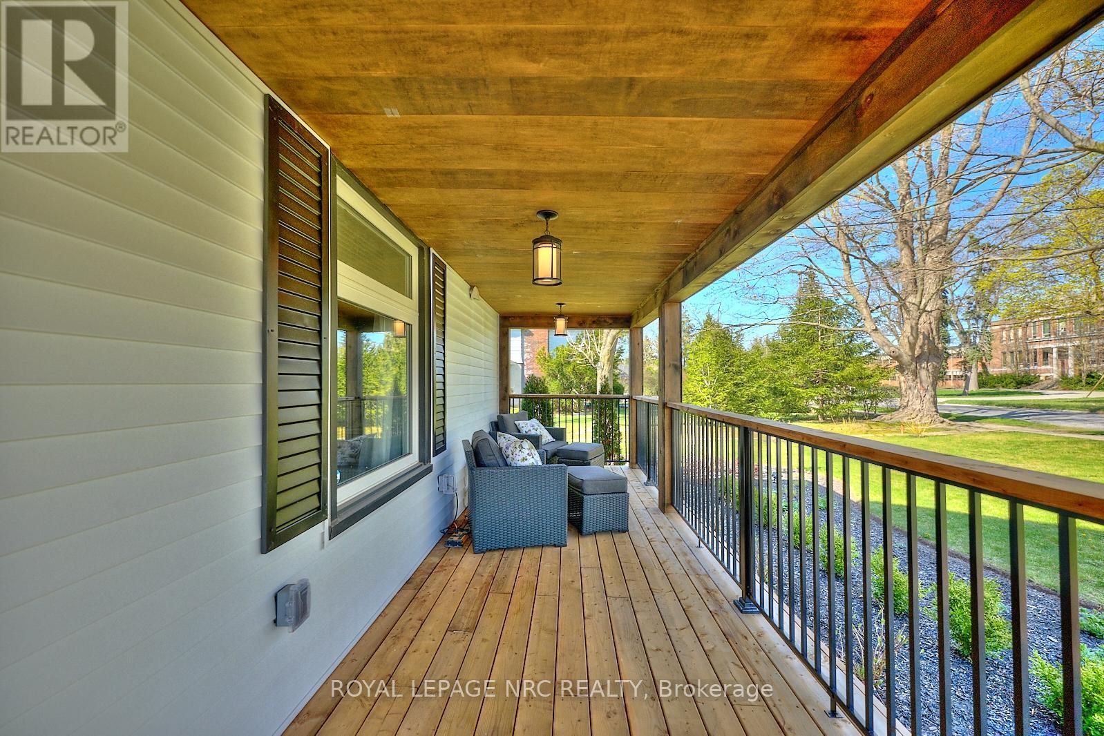 












553 RIDGE ROAD N

,
Fort Erie (Ridgeway),




Ontario
L0S1N0

