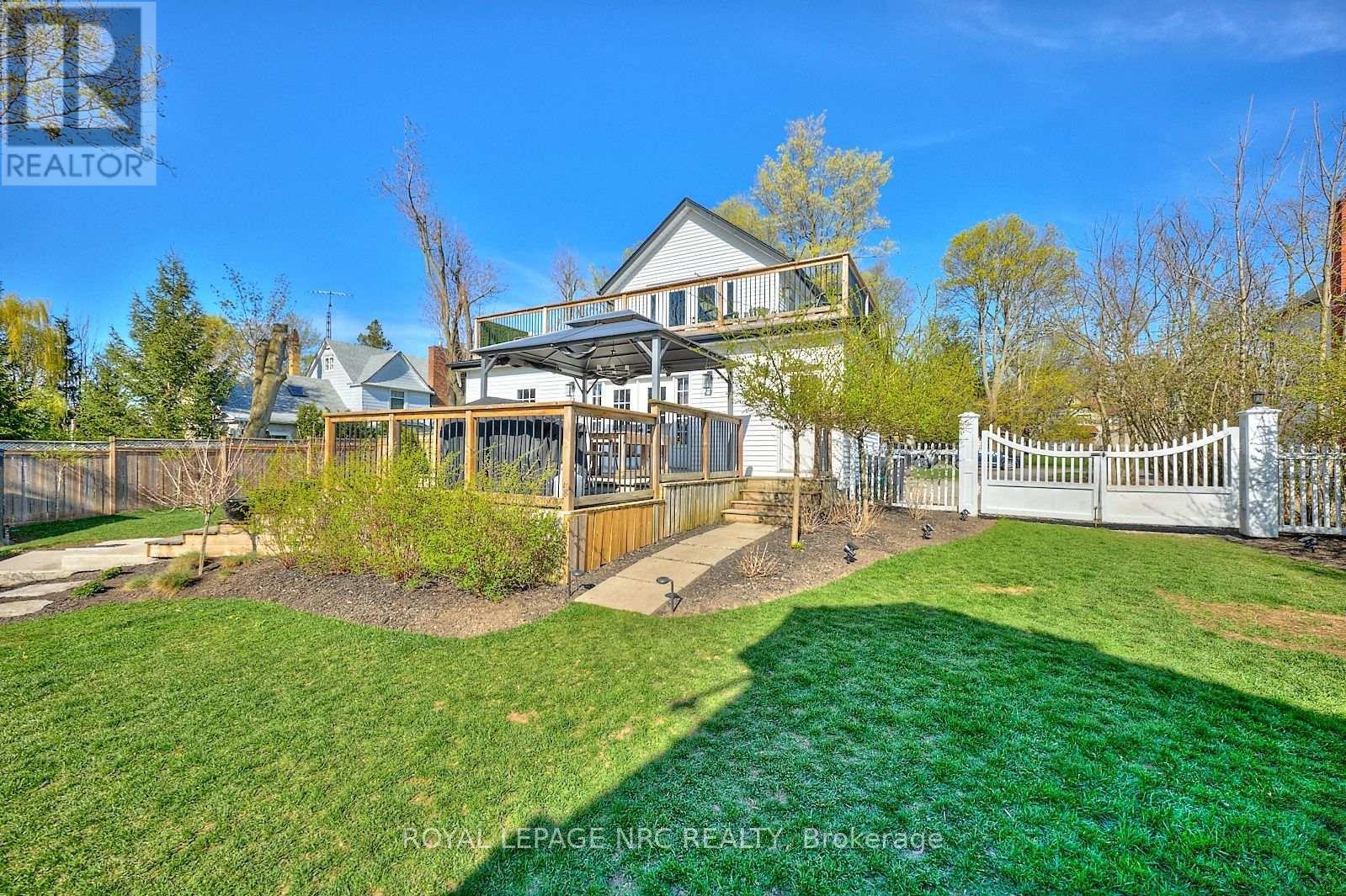












553 RIDGE ROAD N

,
Fort Erie (Ridgeway),




Ontario
L0S1N0

