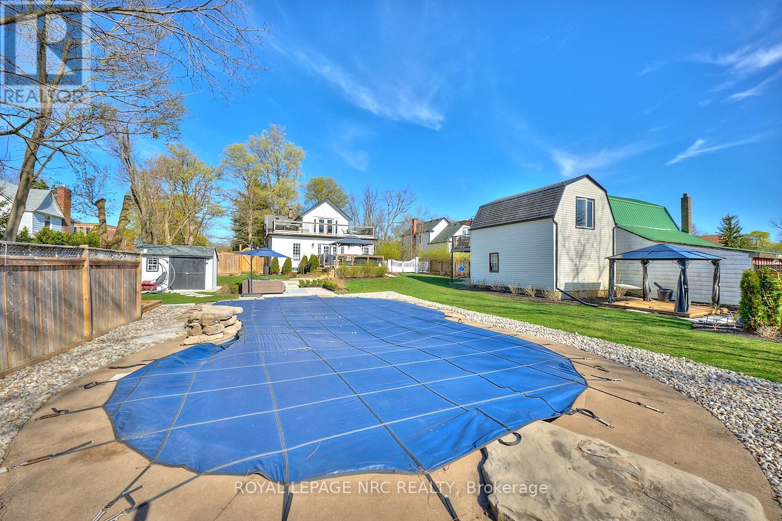 












553 RIDGE ROAD N

,
Fort Erie (Ridgeway),




Ontario
L0S1N0

