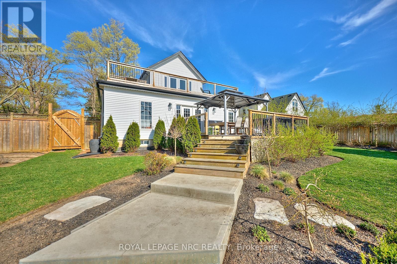 












553 RIDGE ROAD N

,
Fort Erie (Ridgeway),




Ontario
L0S1N0

