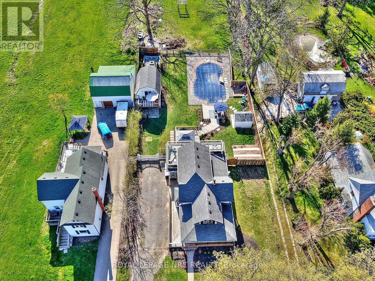 












553 RIDGE ROAD N

,
Fort Erie (Ridgeway),




Ontario
L0S1N0

