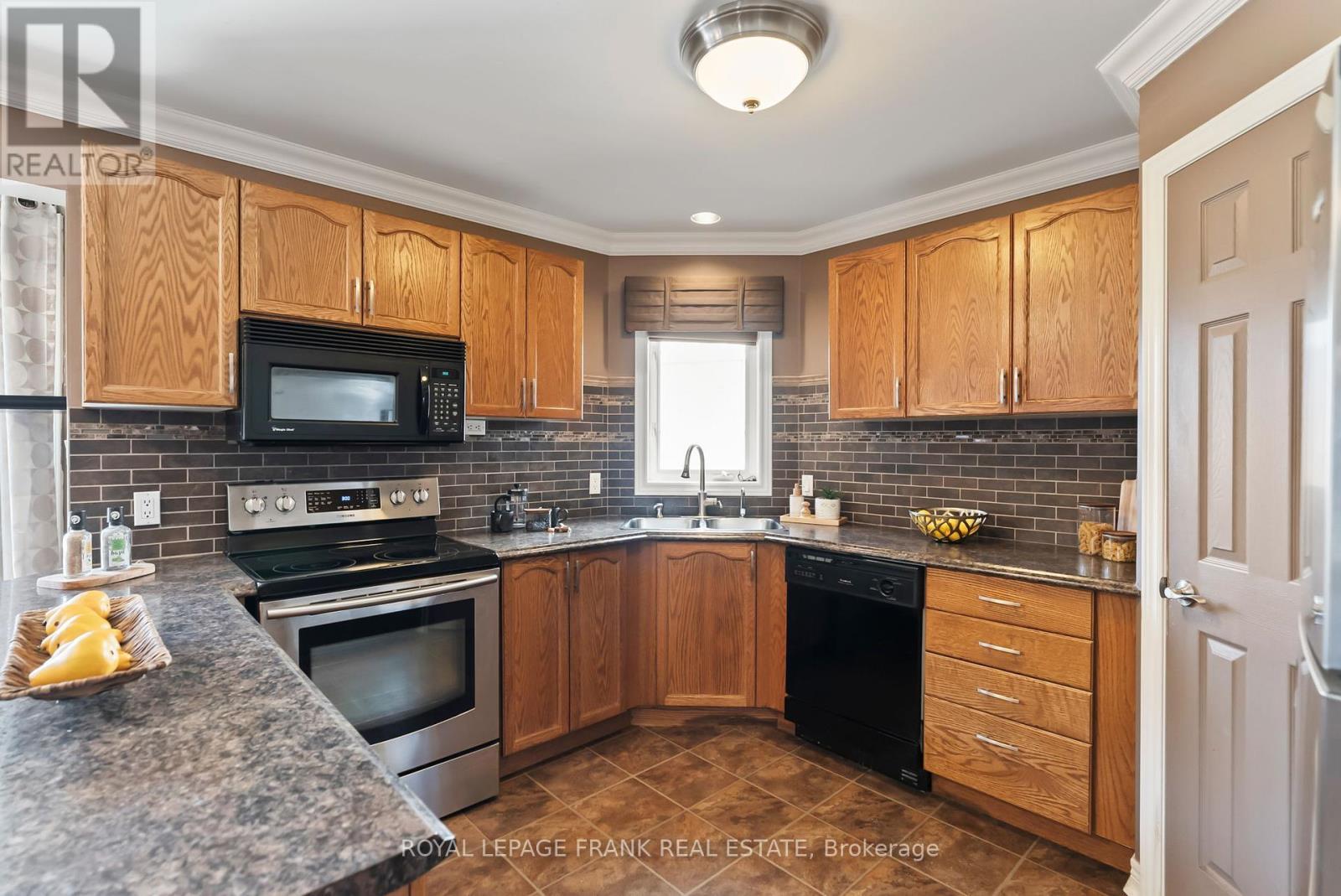 












148 NIAGARA DRIVE

,
Oshawa (Samac),




Ontario
L1G8B6

