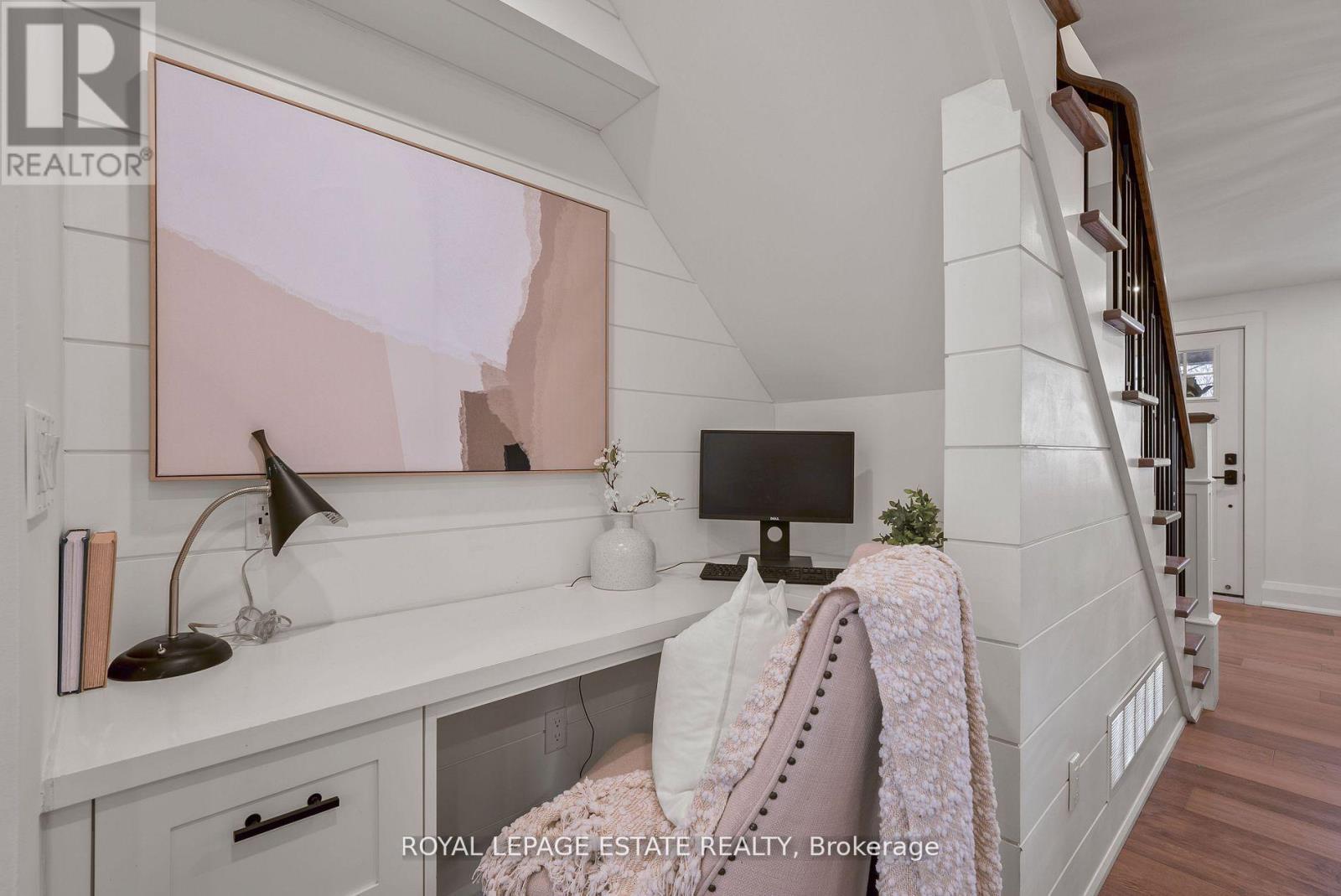 












6641 MAIN STREET

,
Whitchurch-Stouffville,




Ontario
L4A6B3

