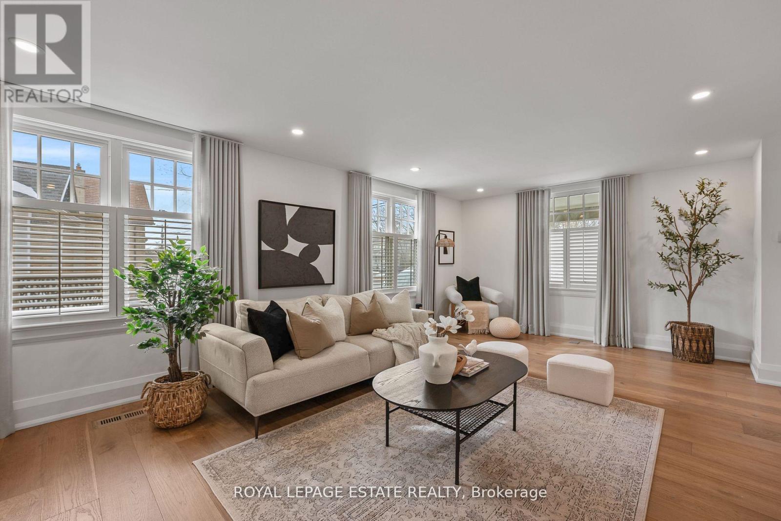 












6641 MAIN STREET

,
Whitchurch-Stouffville,




Ontario
L4A6B3


