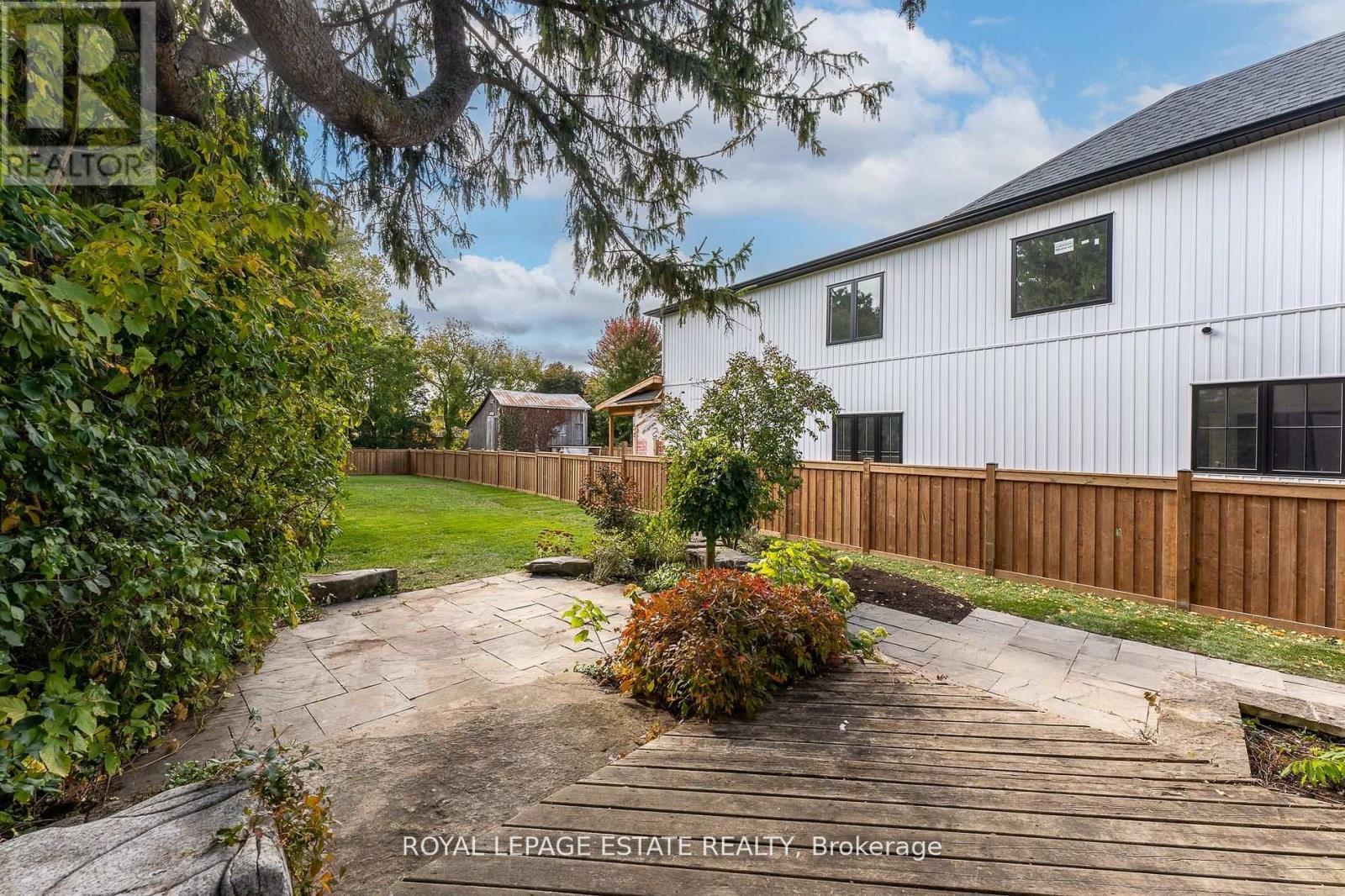 












6641 MAIN STREET

,
Whitchurch-Stouffville,




Ontario
L4A6B3

