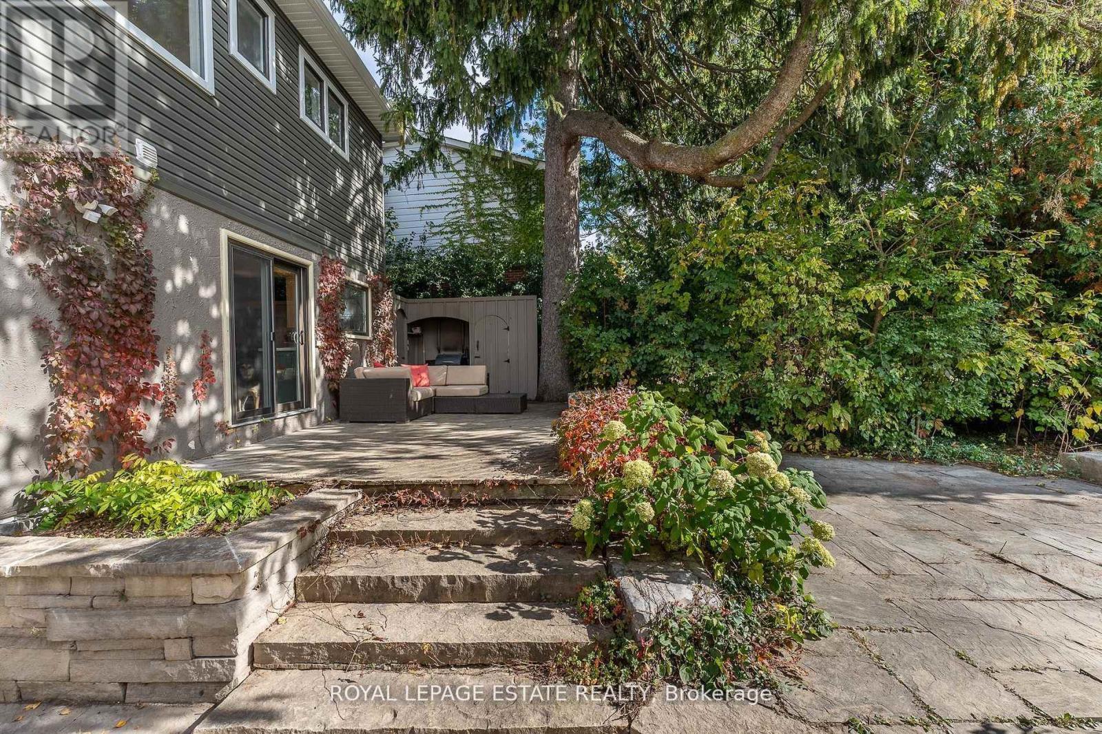












6641 MAIN STREET

,
Whitchurch-Stouffville,




Ontario
L4A6B3

