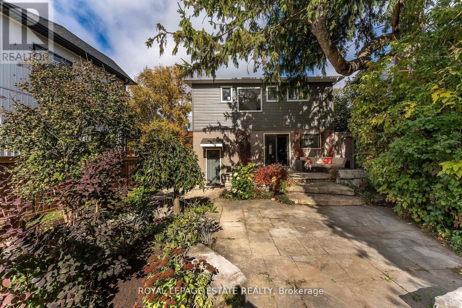 












6641 MAIN STREET

,
Whitchurch-Stouffville,




Ontario
L4A6B3

