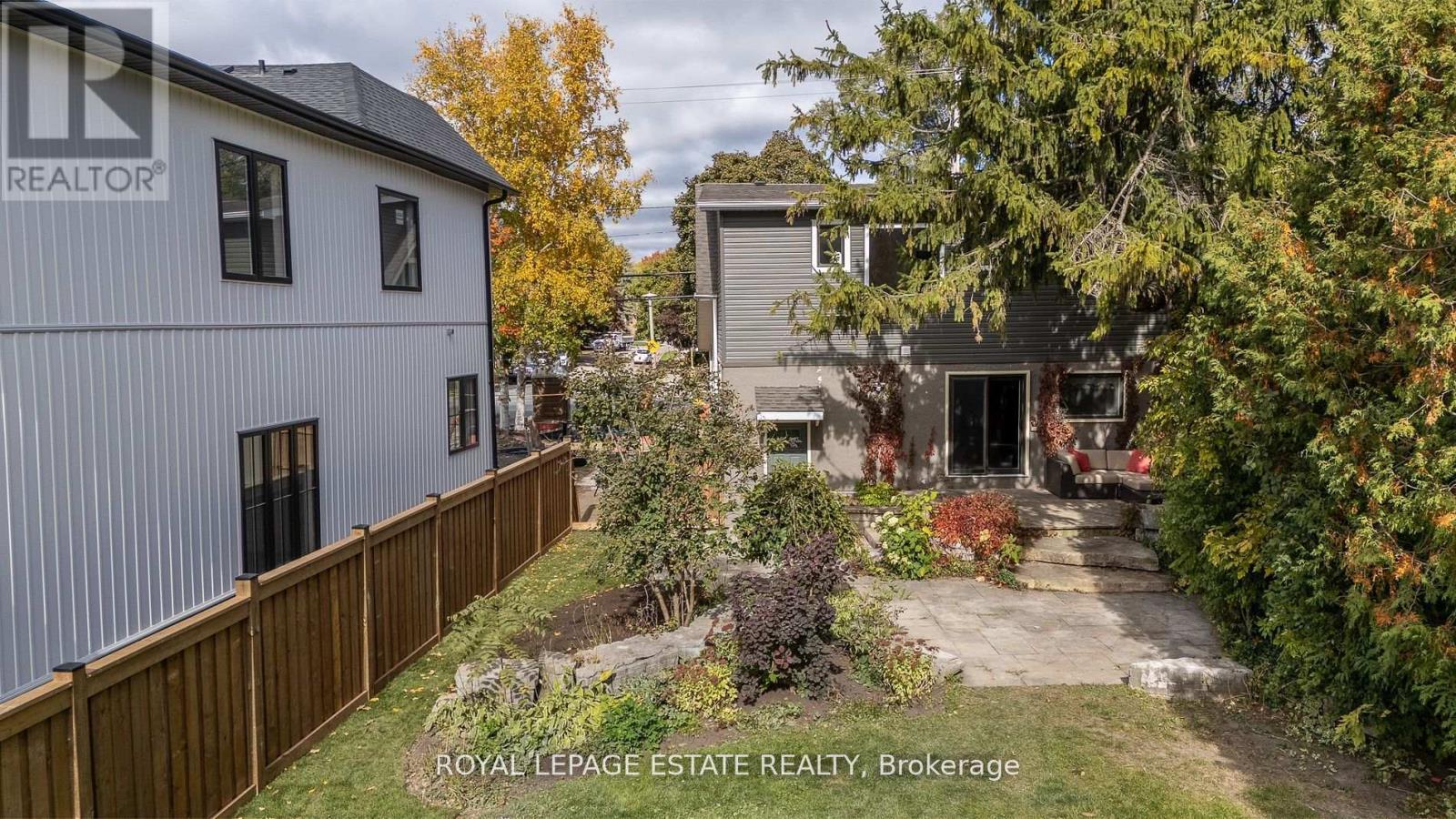 












6641 MAIN STREET

,
Whitchurch-Stouffville,




Ontario
L4A6B3

