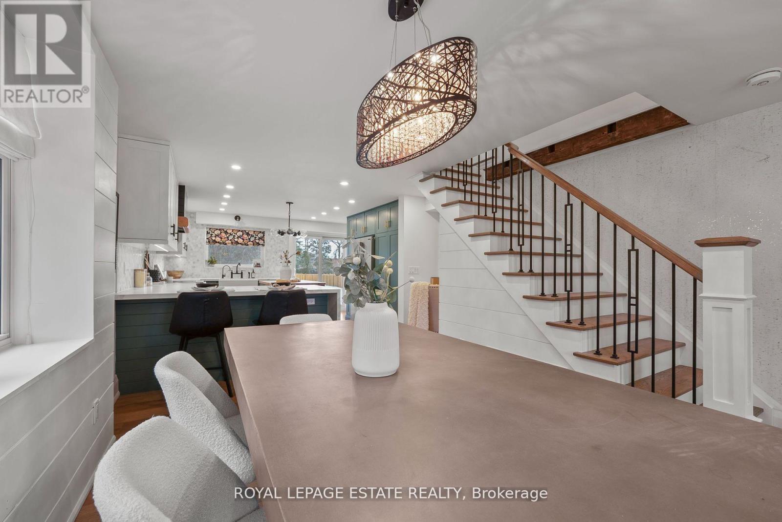 












6641 MAIN STREET

,
Whitchurch-Stouffville,




Ontario
L4A6B3

