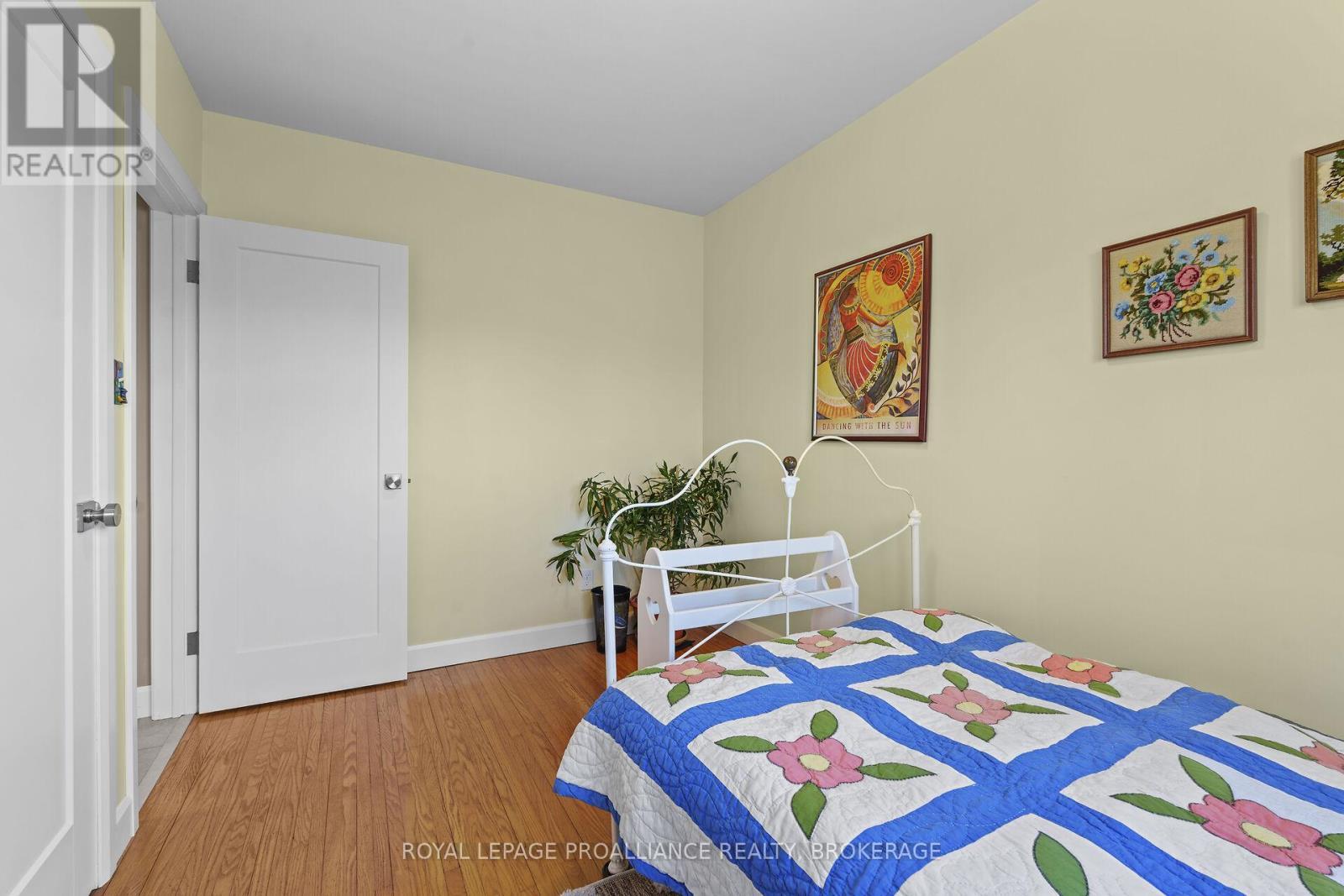 












37 ROBERT WALLACE DRIVE

,
Kingston (Central City West),




Ontario
K7M1X7

