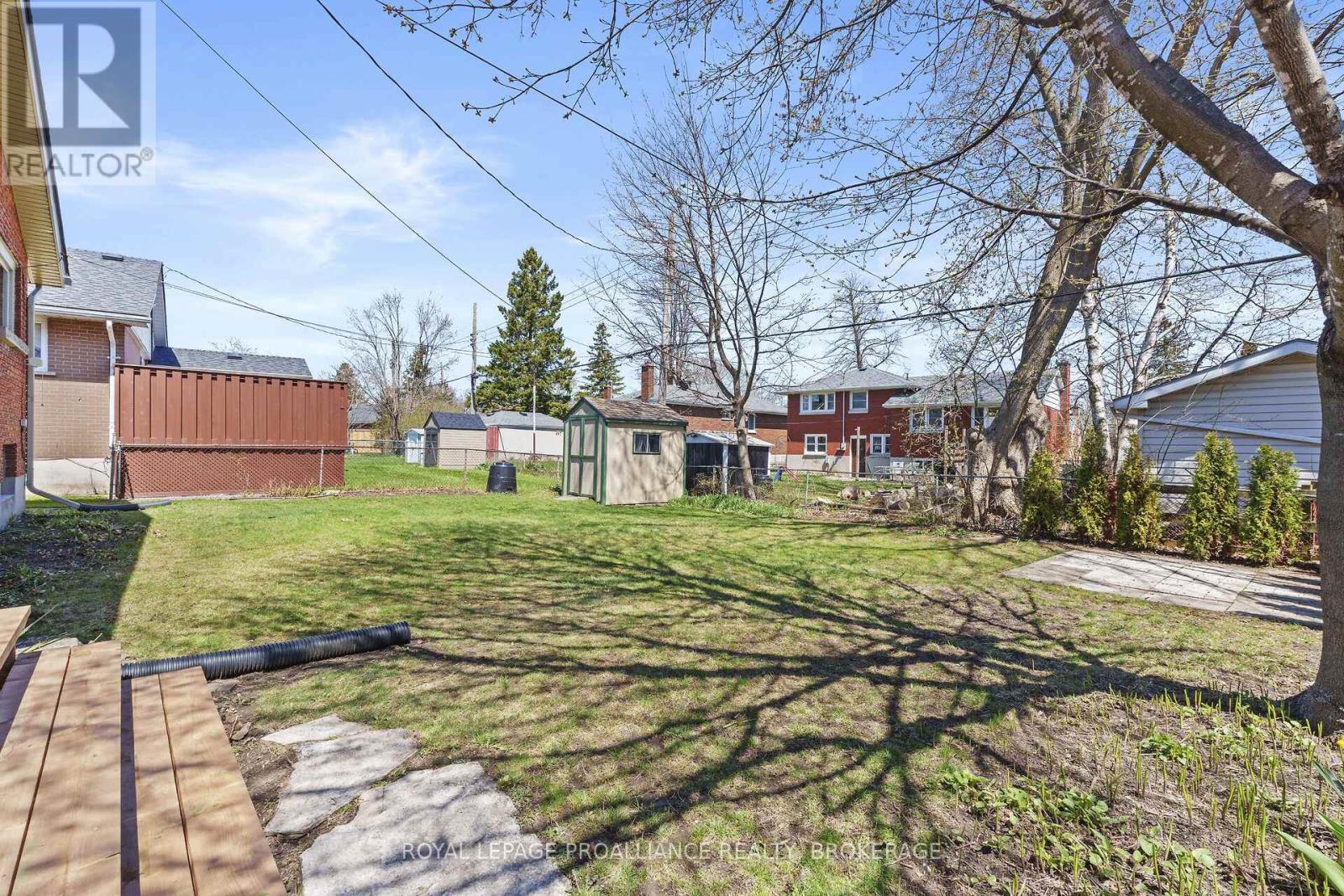 












37 ROBERT WALLACE DRIVE

,
Kingston (Central City West),




Ontario
K7M1X7

