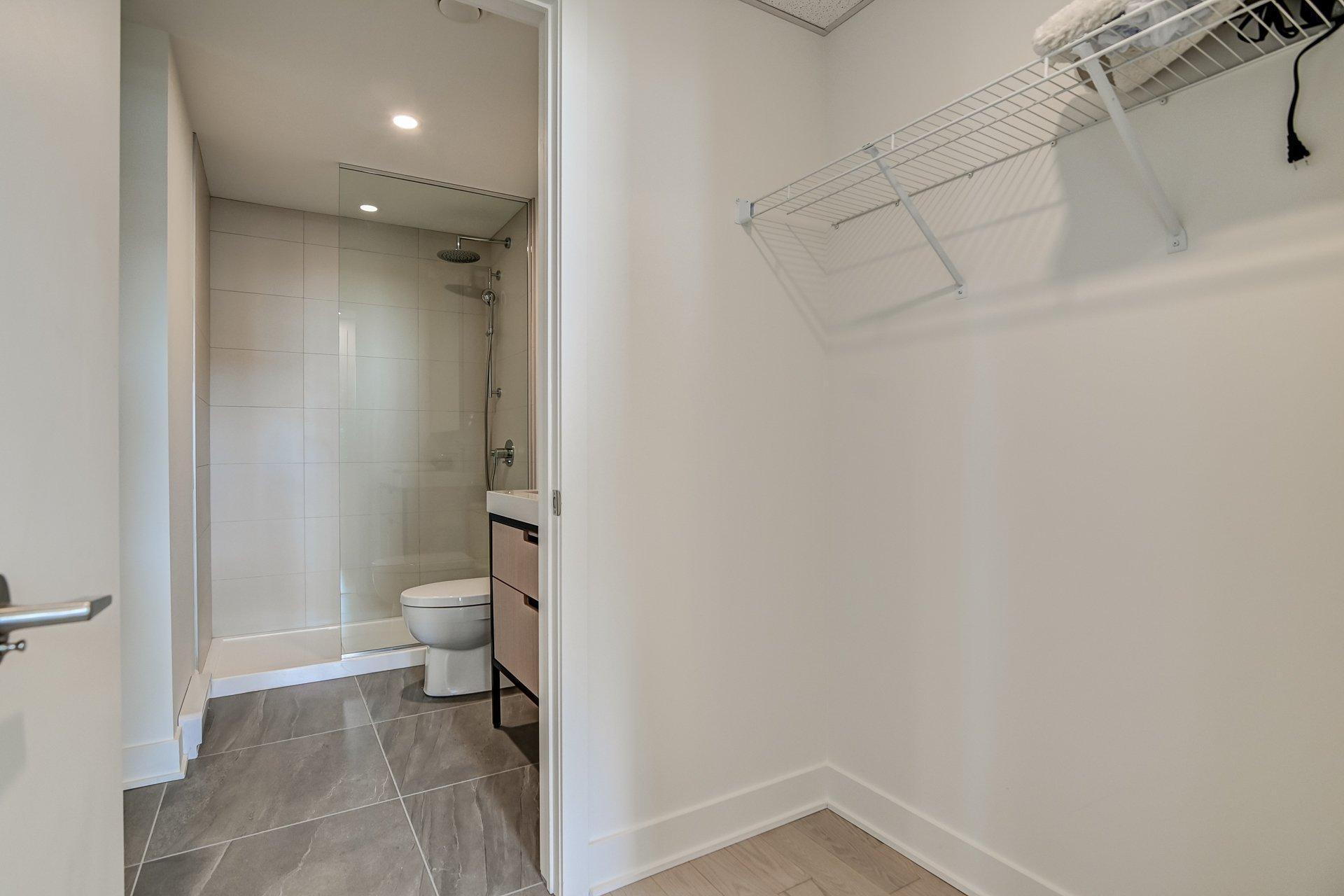 









60


Rue de l'Éclipse

, 1503,
Brossard,




QC
J4Z0T8

