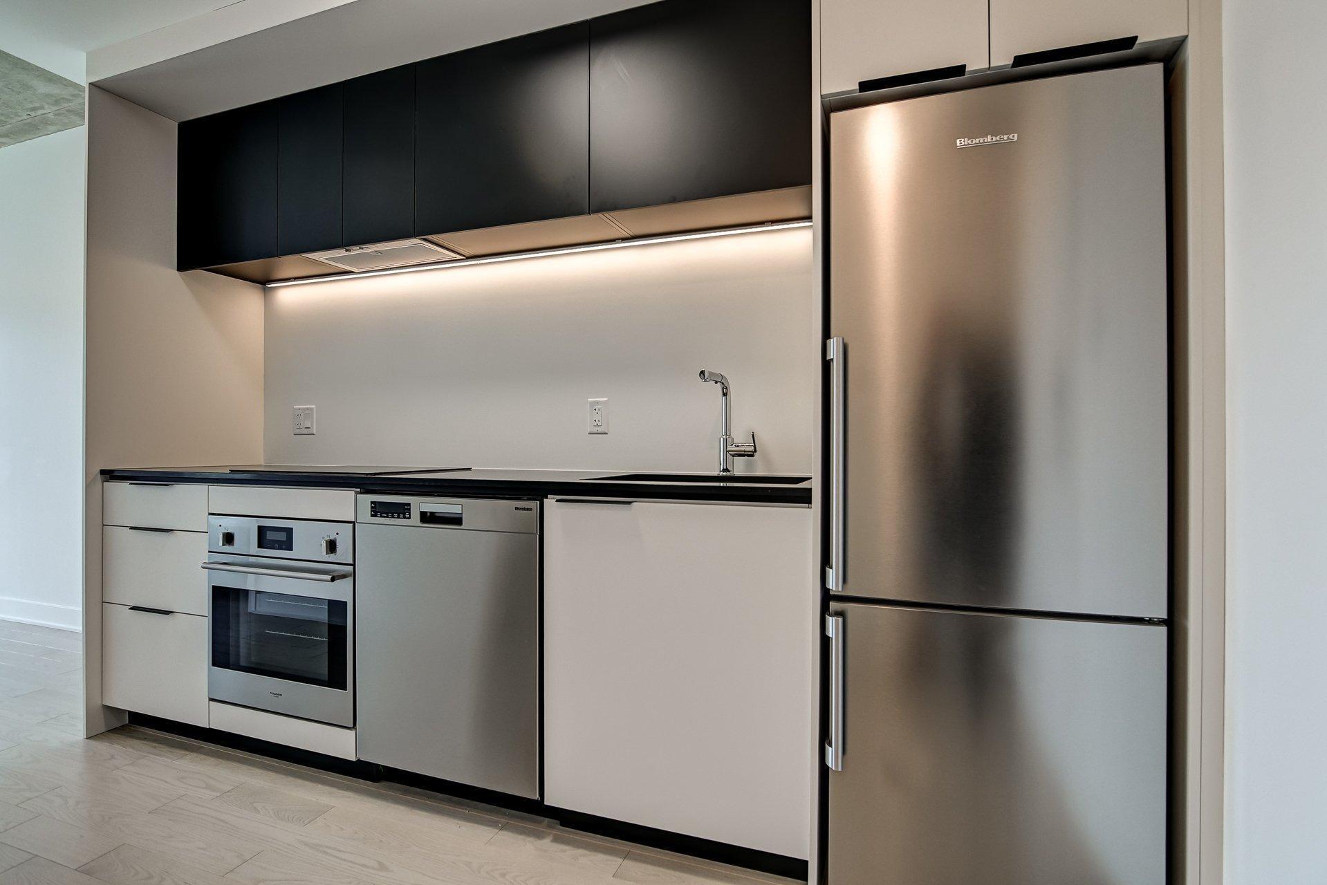 









60


Rue de l'Éclipse

, 1503,
Brossard,




QC
J4Z0T8

