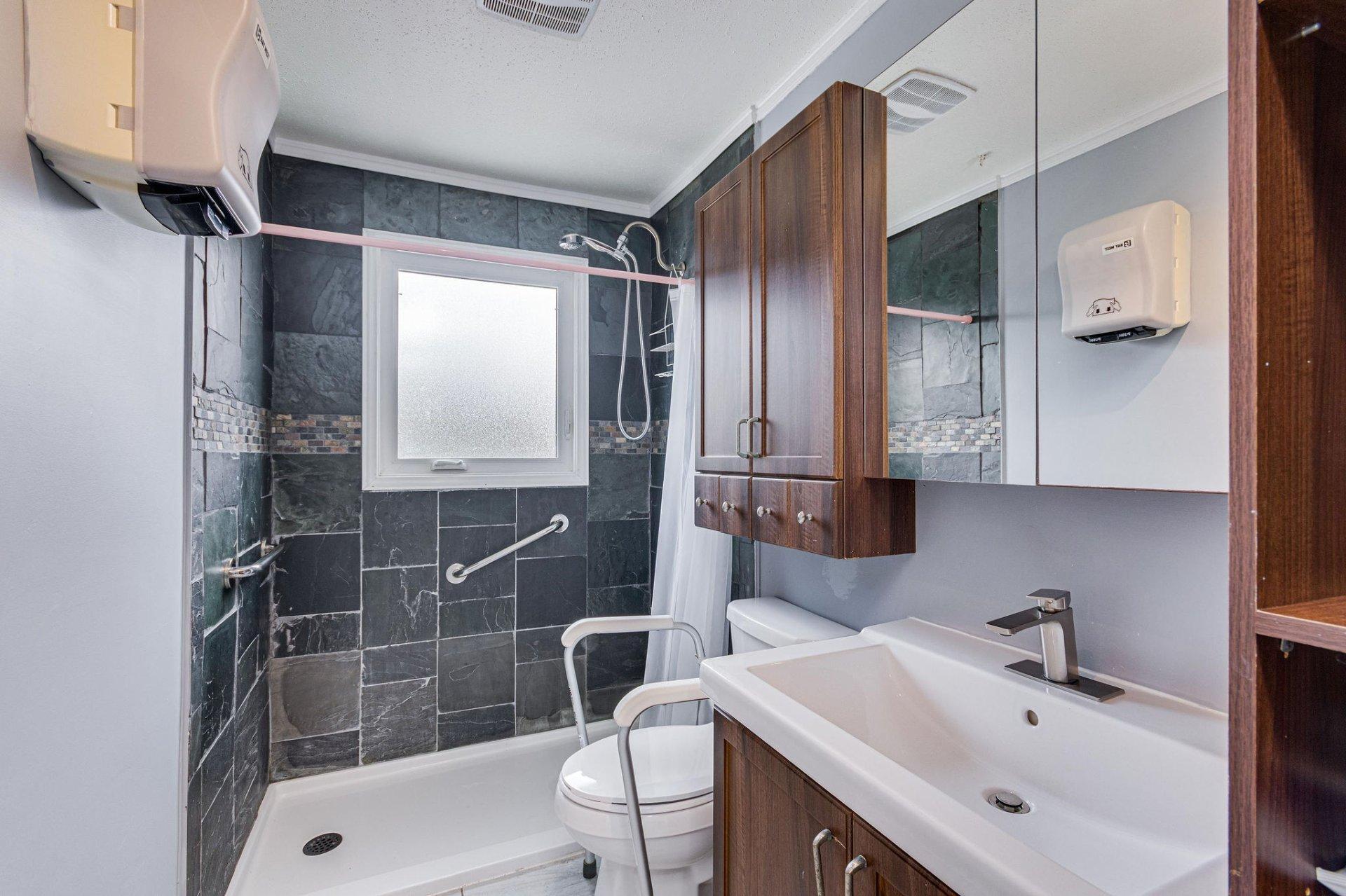 









2


Rue Micheline

,
Gatineau (Gatineau),




QC
J8T3K1

