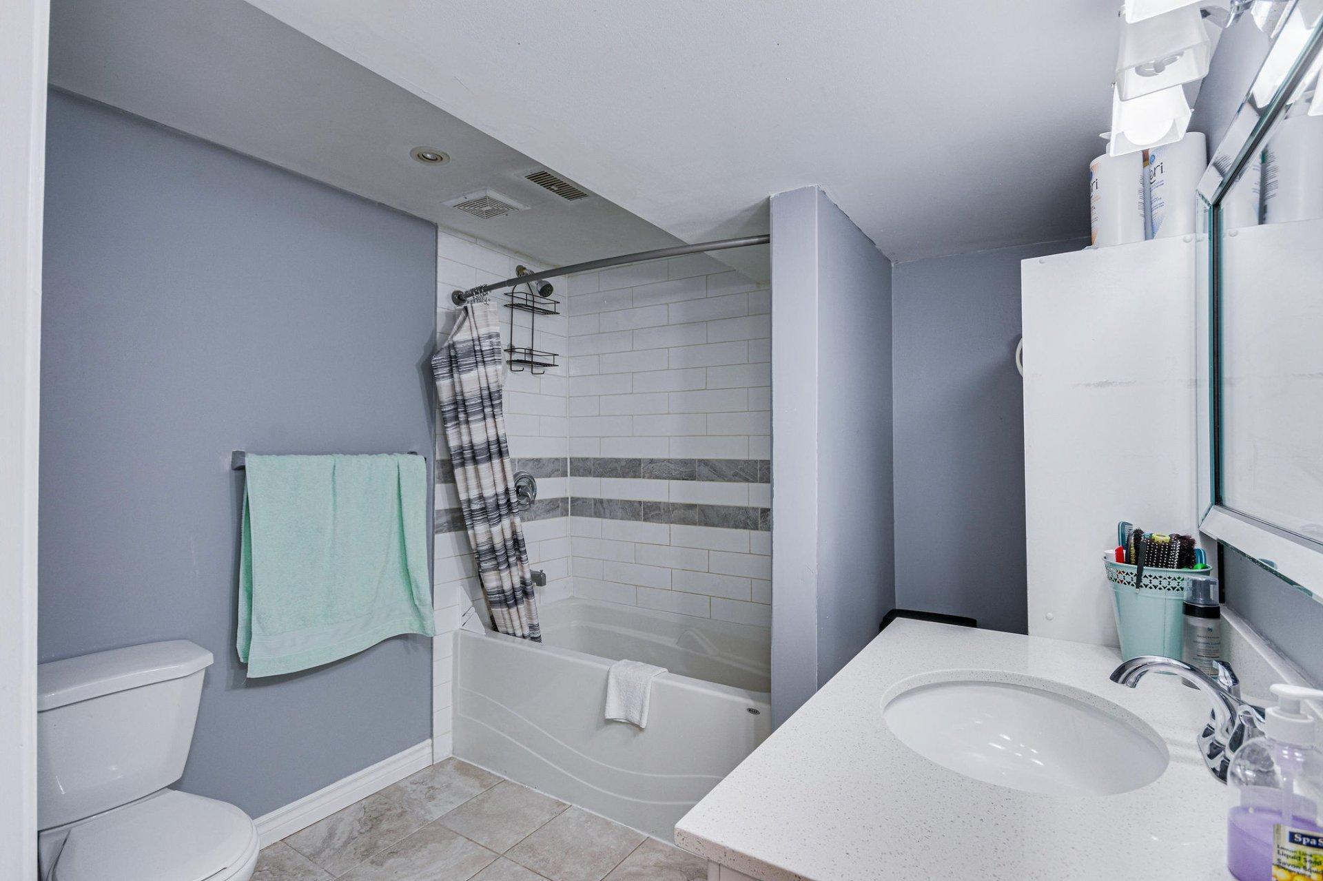 









2


Rue Micheline

,
Gatineau (Gatineau),




QC
J8T3K1

