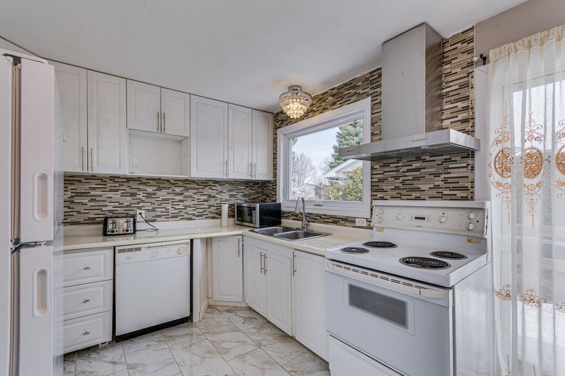 









2


Rue Micheline

,
Gatineau (Gatineau),




QC
J8T3K1

