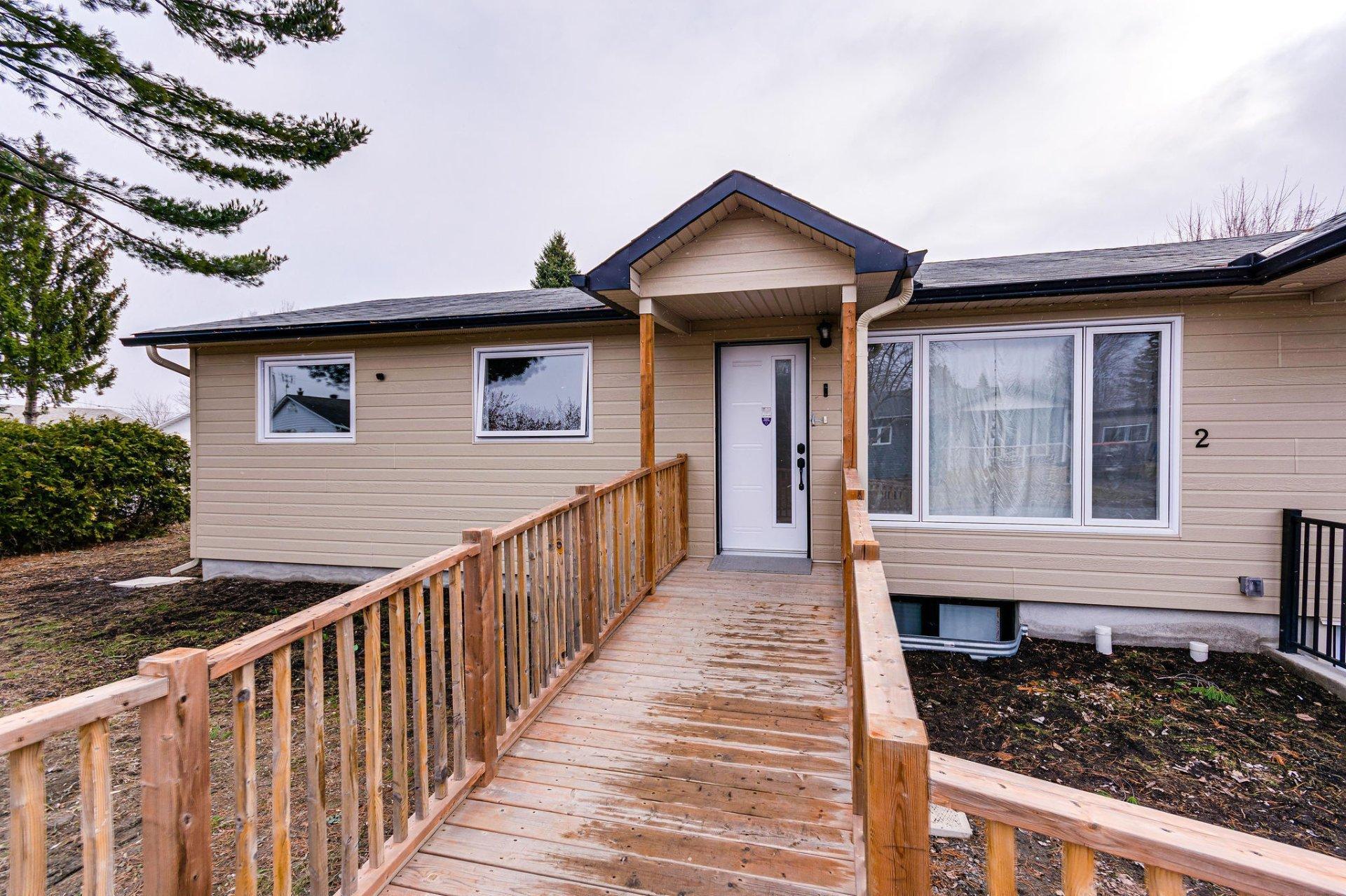 









2


Rue Micheline

,
Gatineau (Gatineau),




QC
J8T3K1

