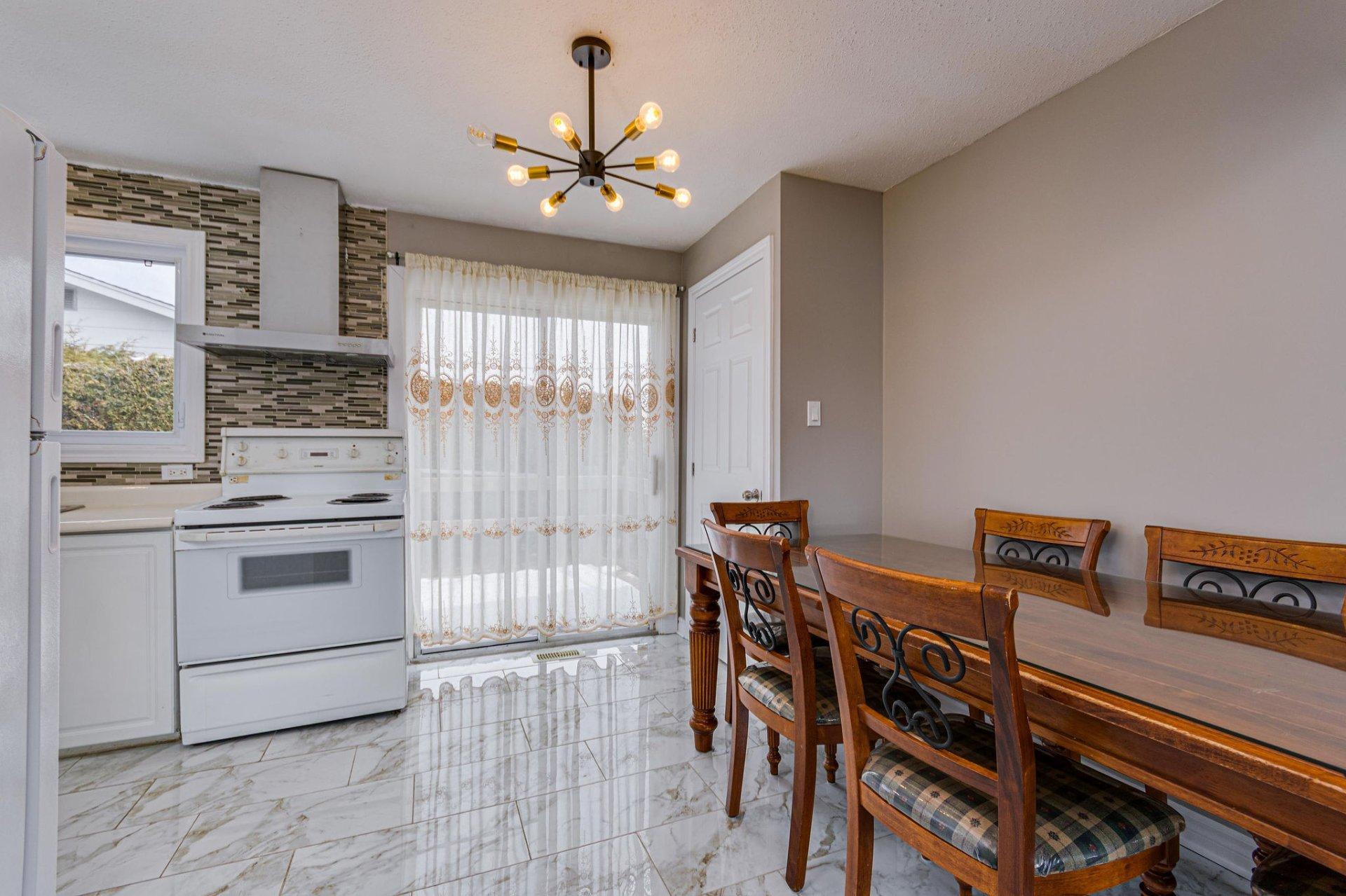 









2


Rue Micheline

,
Gatineau (Gatineau),




QC
J8T3K1


