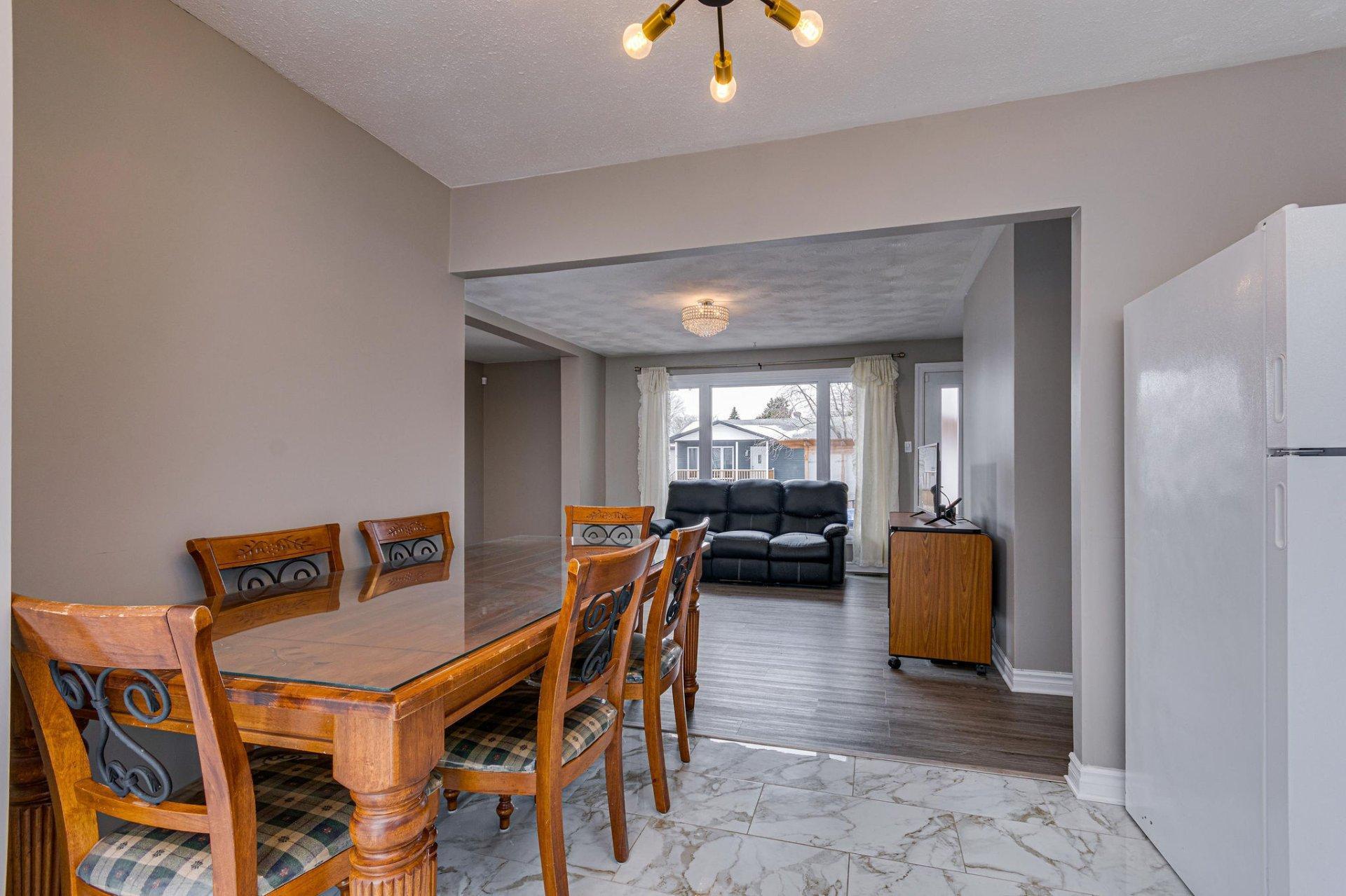 









2


Rue Micheline

,
Gatineau (Gatineau),




QC
J8T3K1

