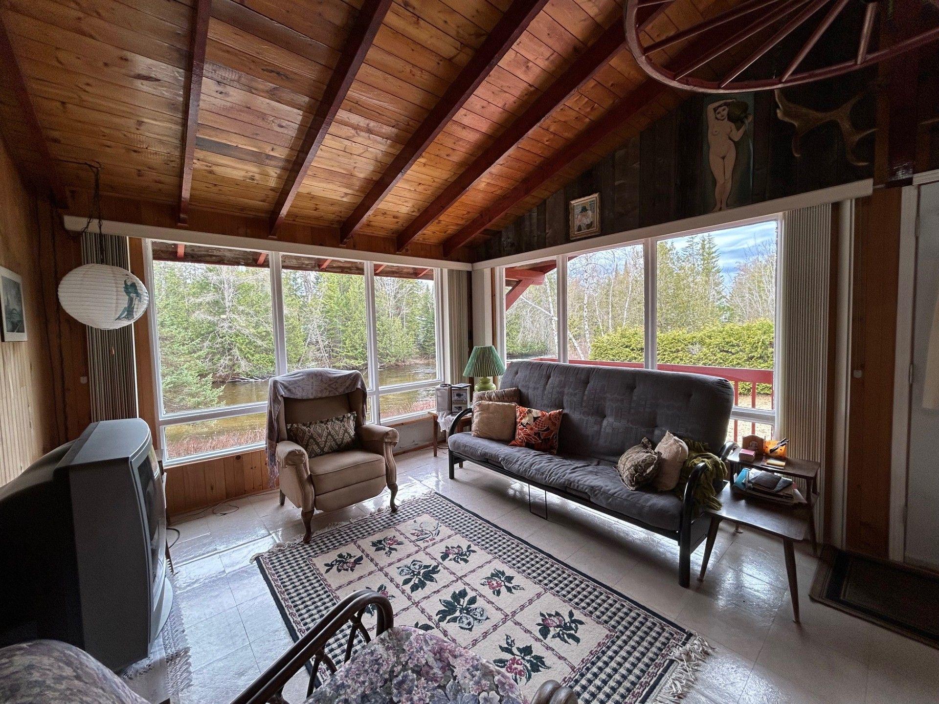 









2470


Ch. des Îles

,
Entrelacs,




QC
J0T2E0

