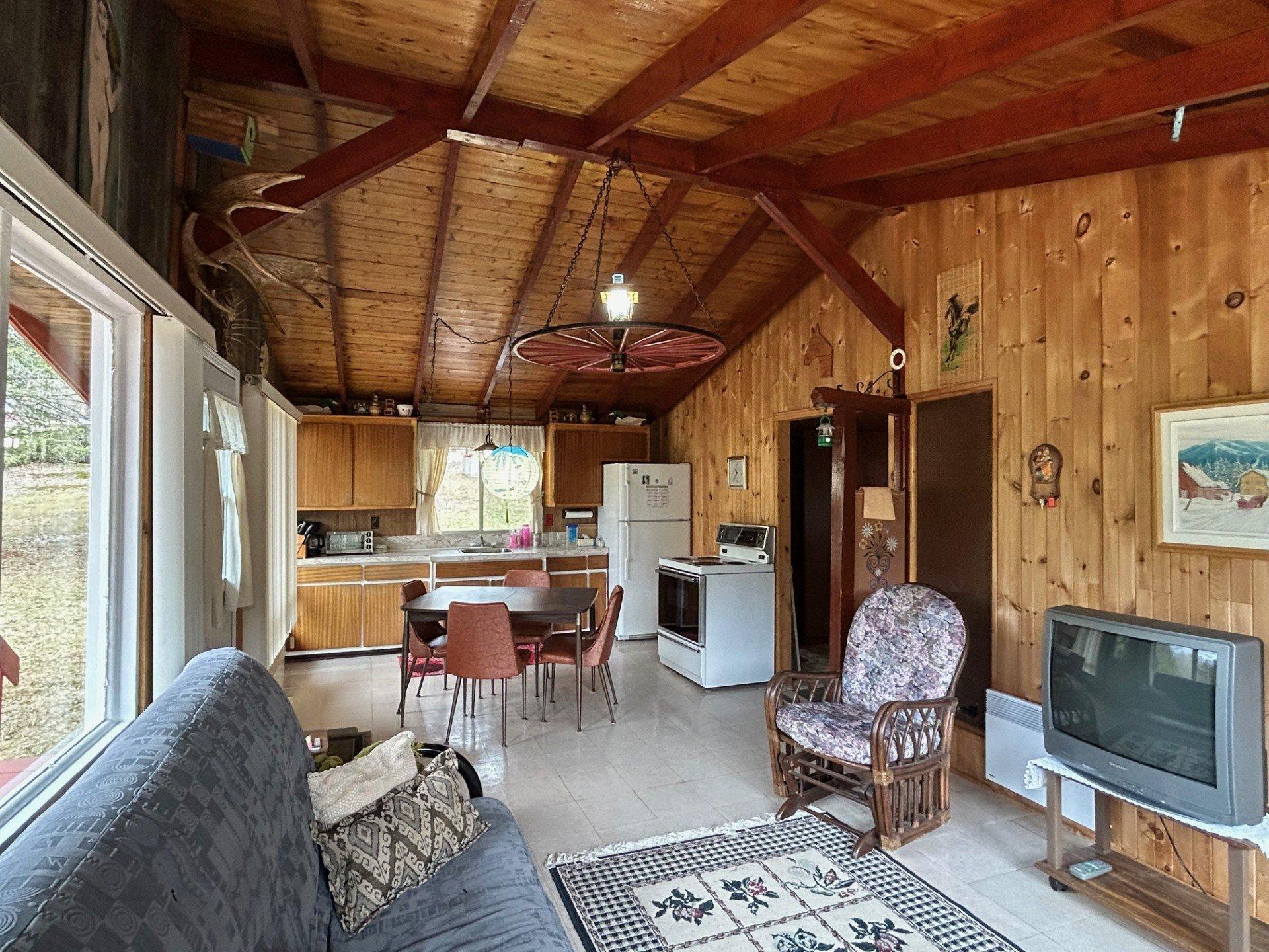 









2470


Ch. des Îles

,
Entrelacs,




QC
J0T2E0

