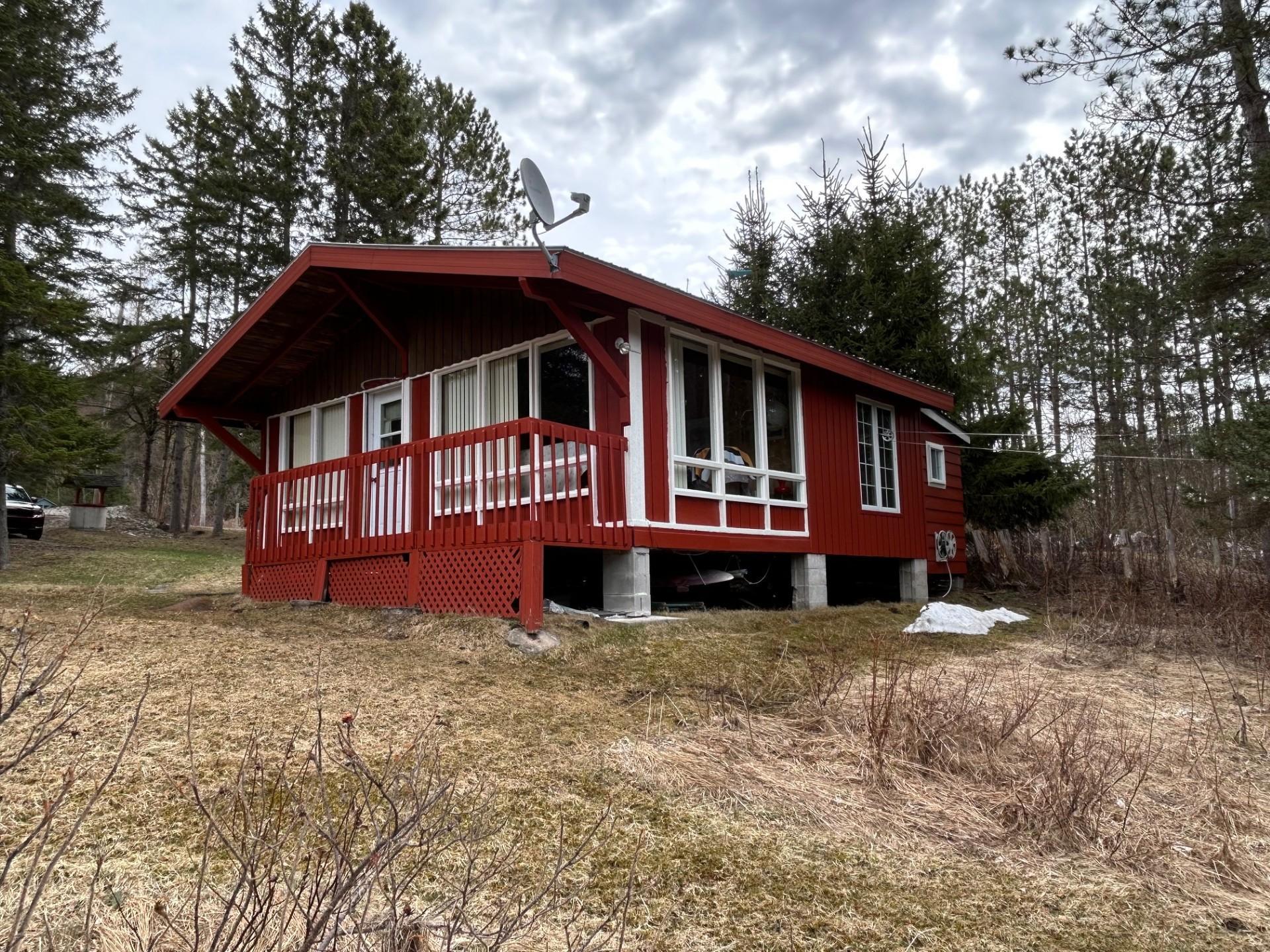 









2470


Ch. des Îles

,
Entrelacs,




QC
J0T2E0

