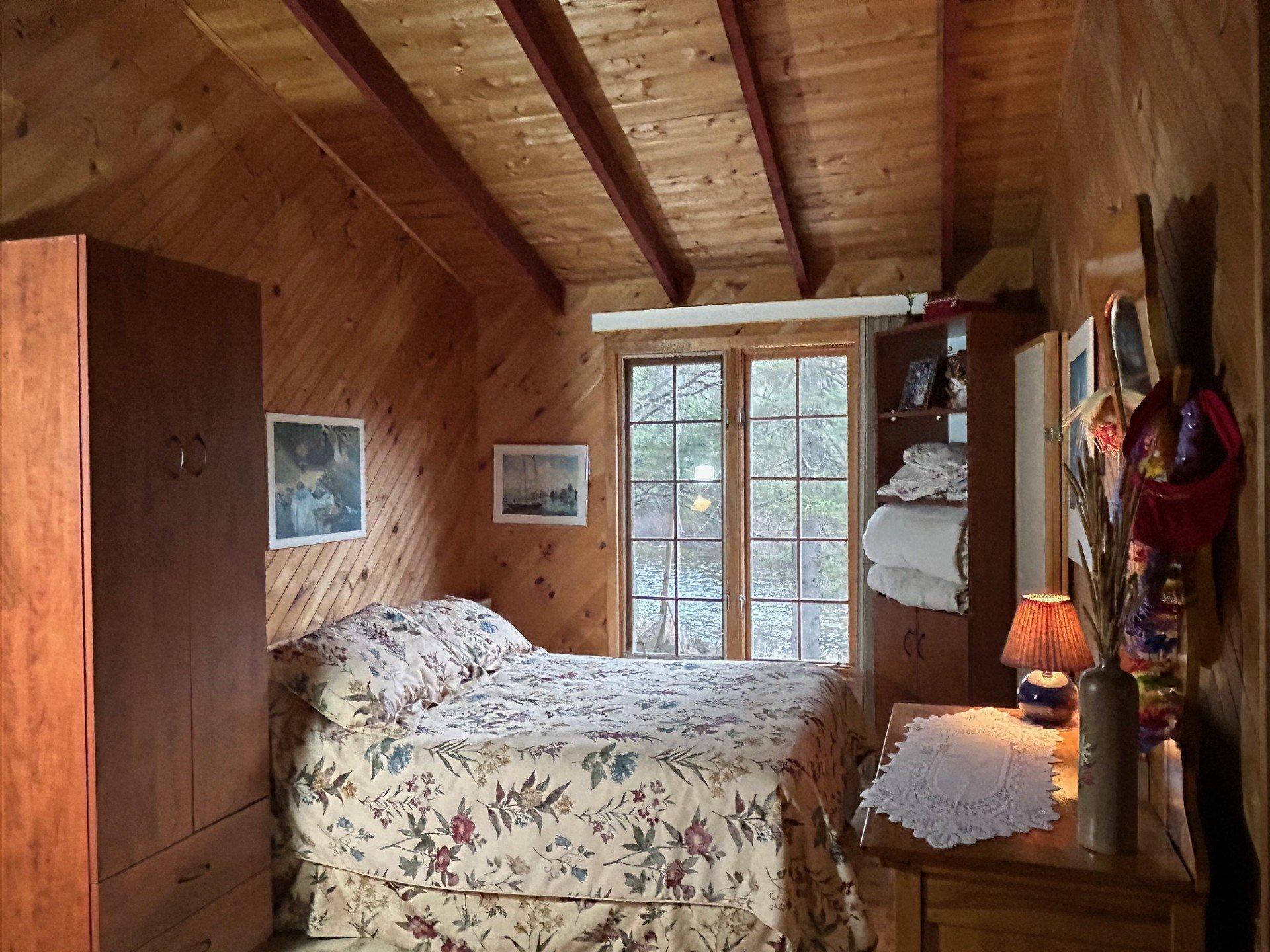 









2470


Ch. des Îles

,
Entrelacs,




QC
J0T2E0

