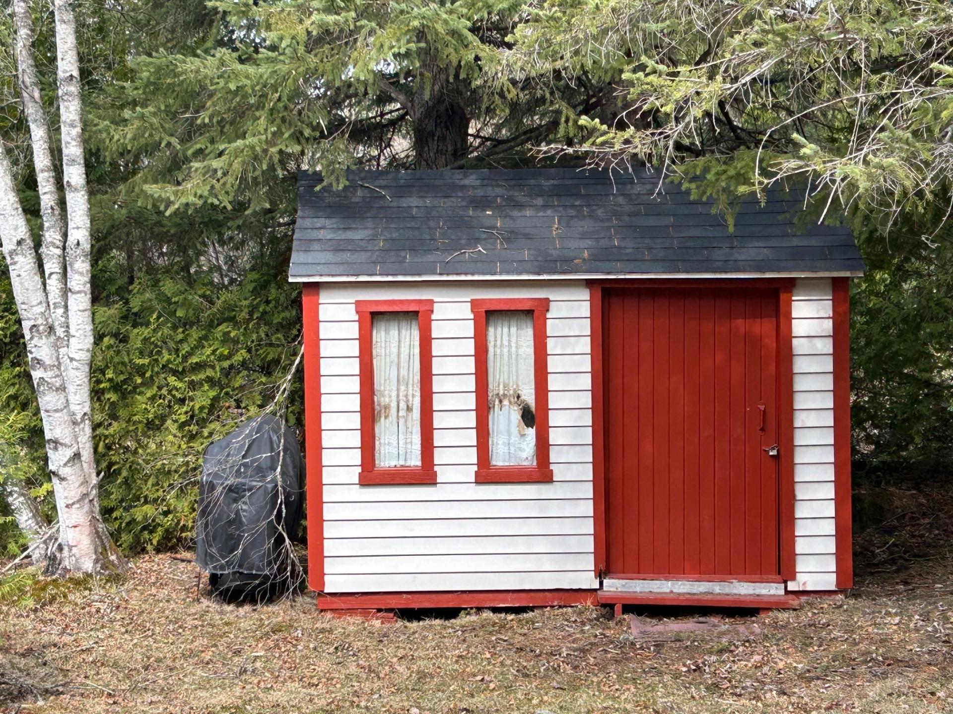 









2470


Ch. des Îles

,
Entrelacs,




QC
J0T2E0

