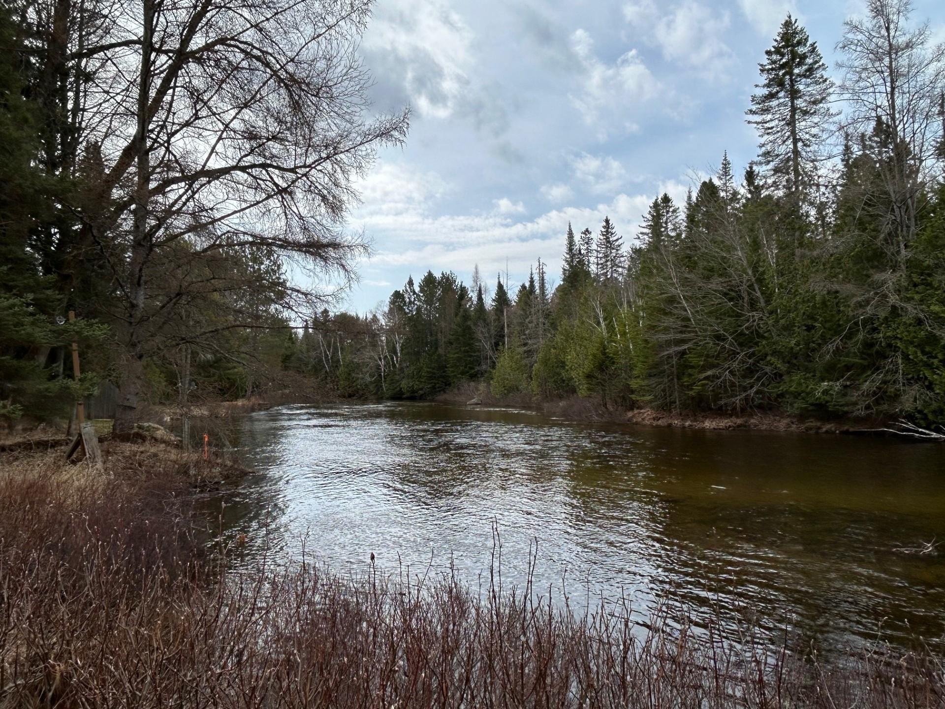 









2470


Ch. des Îles

,
Entrelacs,




QC
J0T2E0

