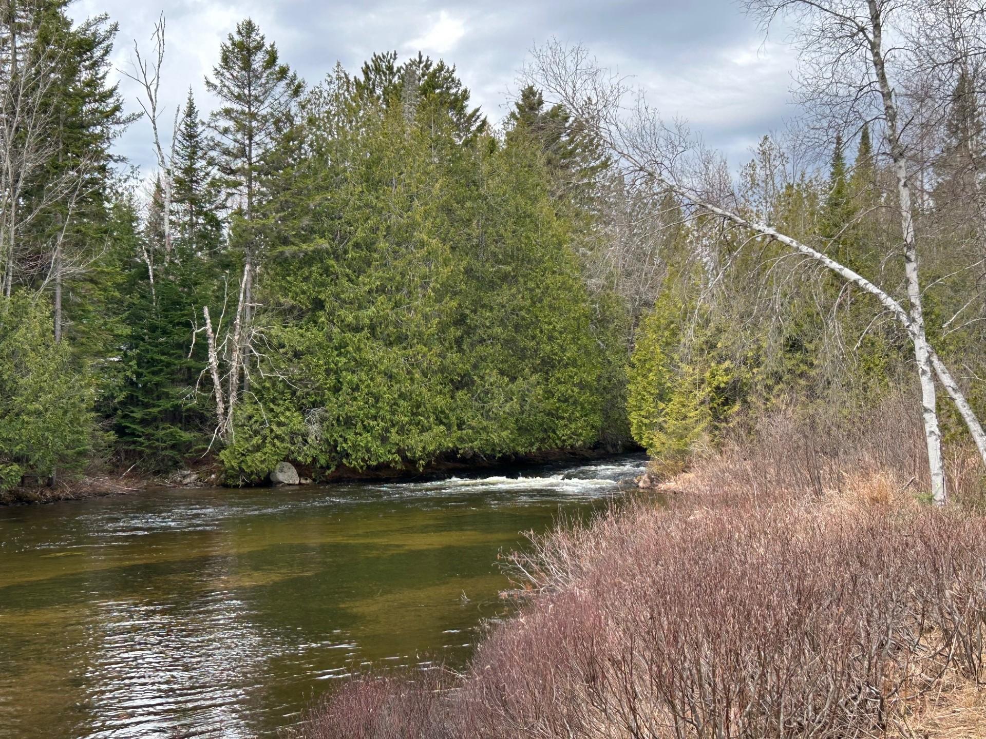 









2470


Ch. des Îles

,
Entrelacs,




QC
J0T2E0

