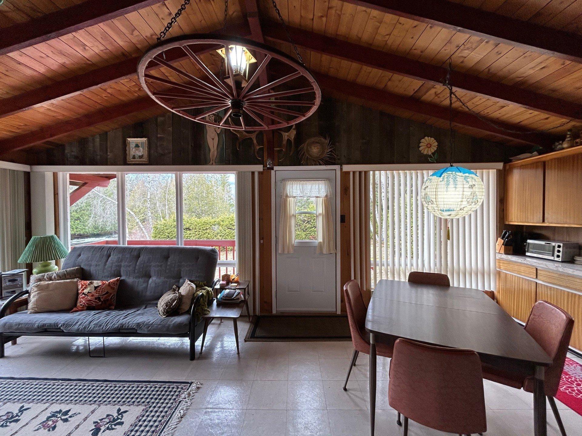 









2470


Ch. des Îles

,
Entrelacs,




QC
J0T2E0

