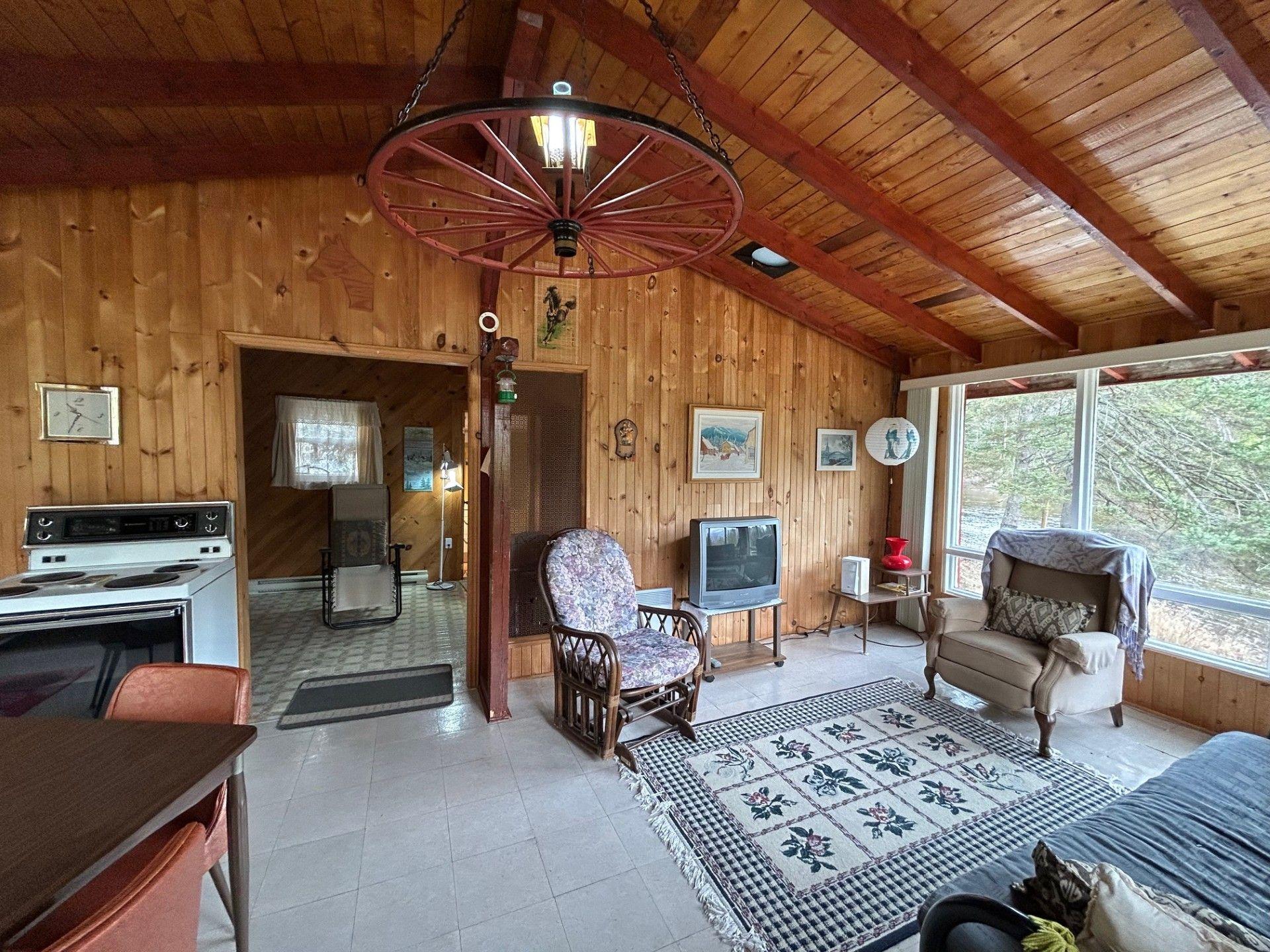 









2470


Ch. des Îles

,
Entrelacs,




QC
J0T2E0

