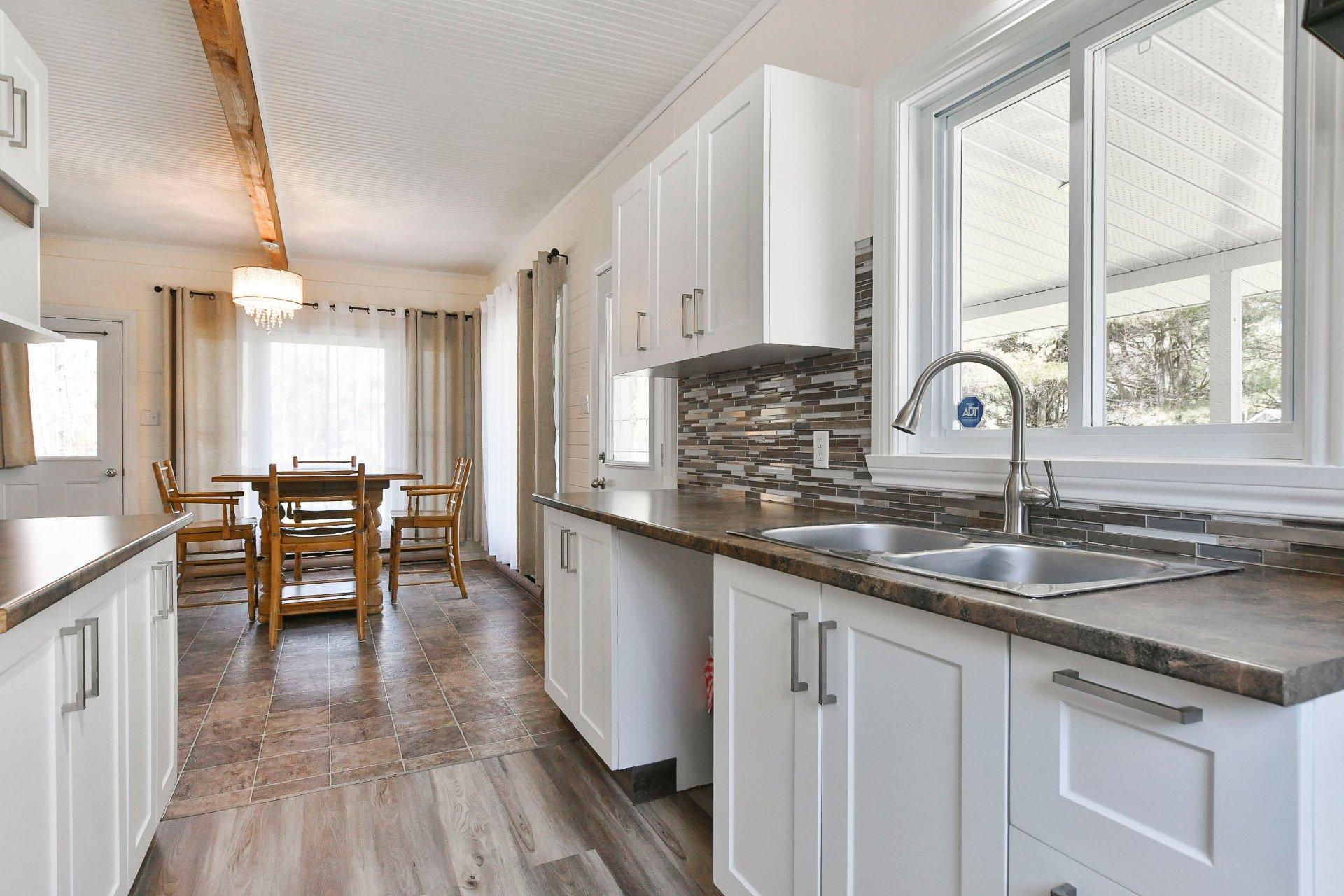 









3567


2e avenue du Domaine-Patry

,
Sainte-Julienne,




QC
J0K2T0

