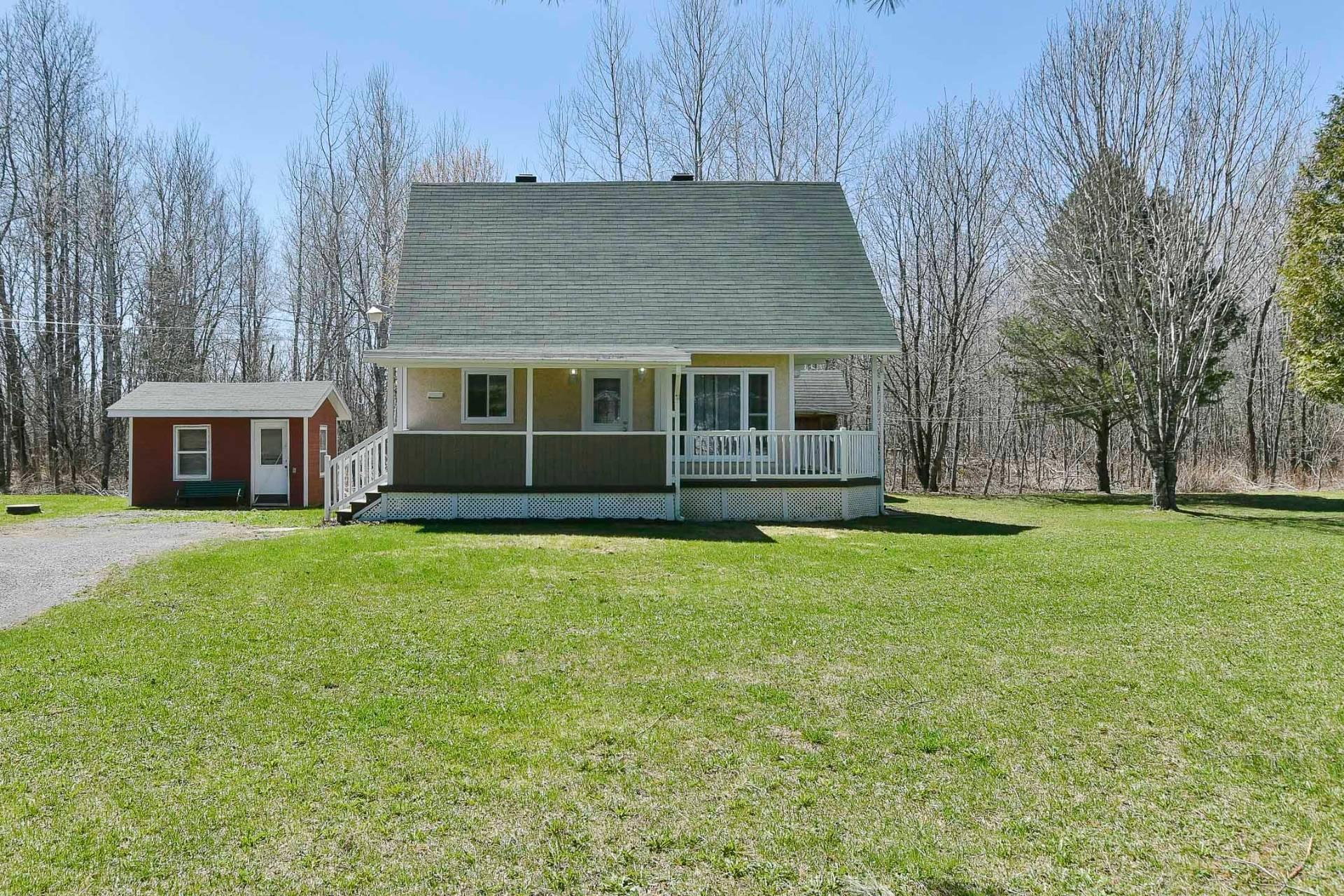 









3567


2e avenue du Domaine-Patry

,
Sainte-Julienne,




QC
J0K2T0

