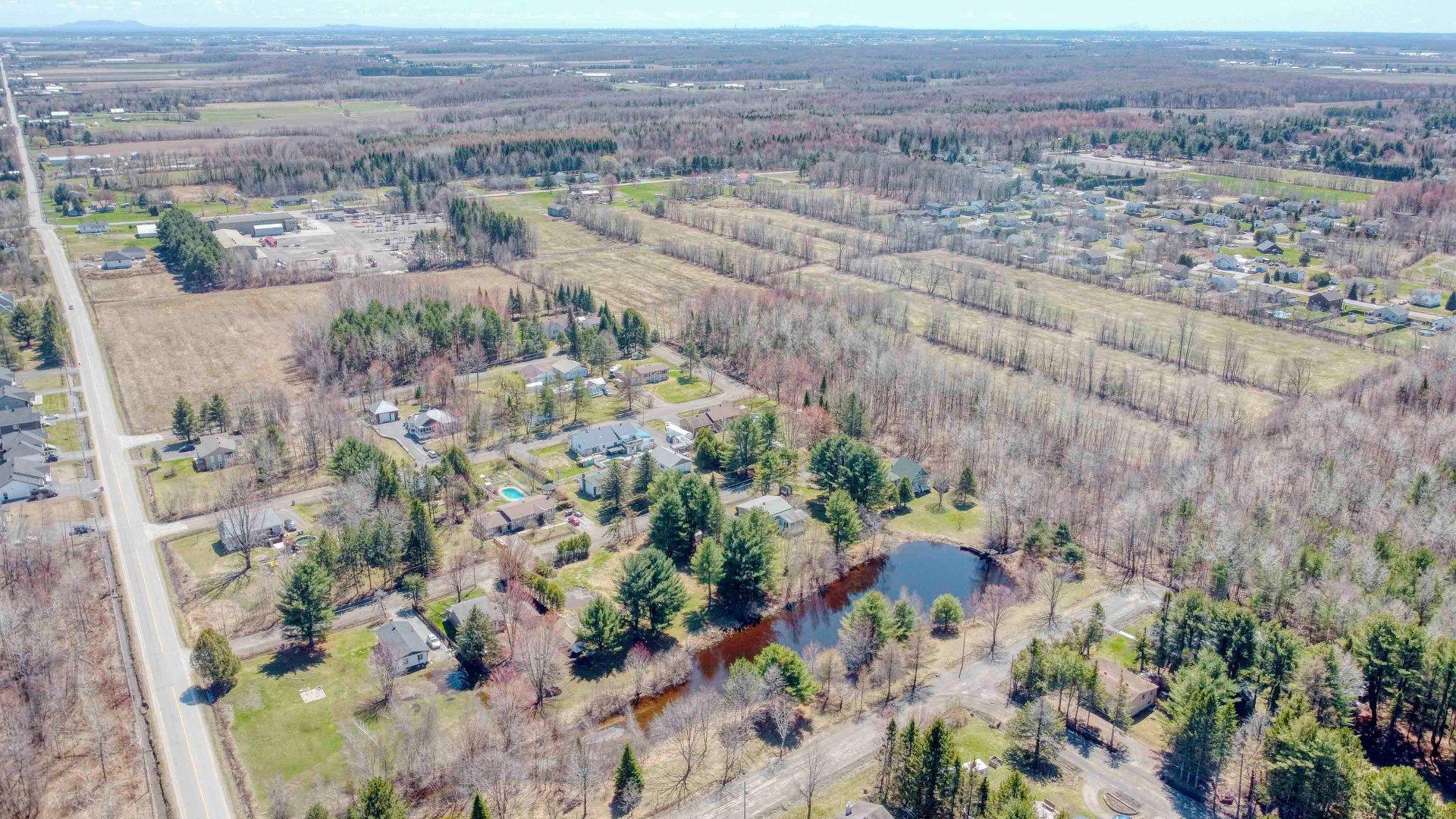 









3567


2e avenue du Domaine-Patry

,
Sainte-Julienne,




QC
J0K2T0

