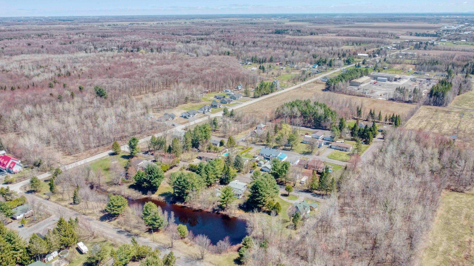









3567


2e avenue du Domaine-Patry

,
Sainte-Julienne,




QC
J0K2T0

