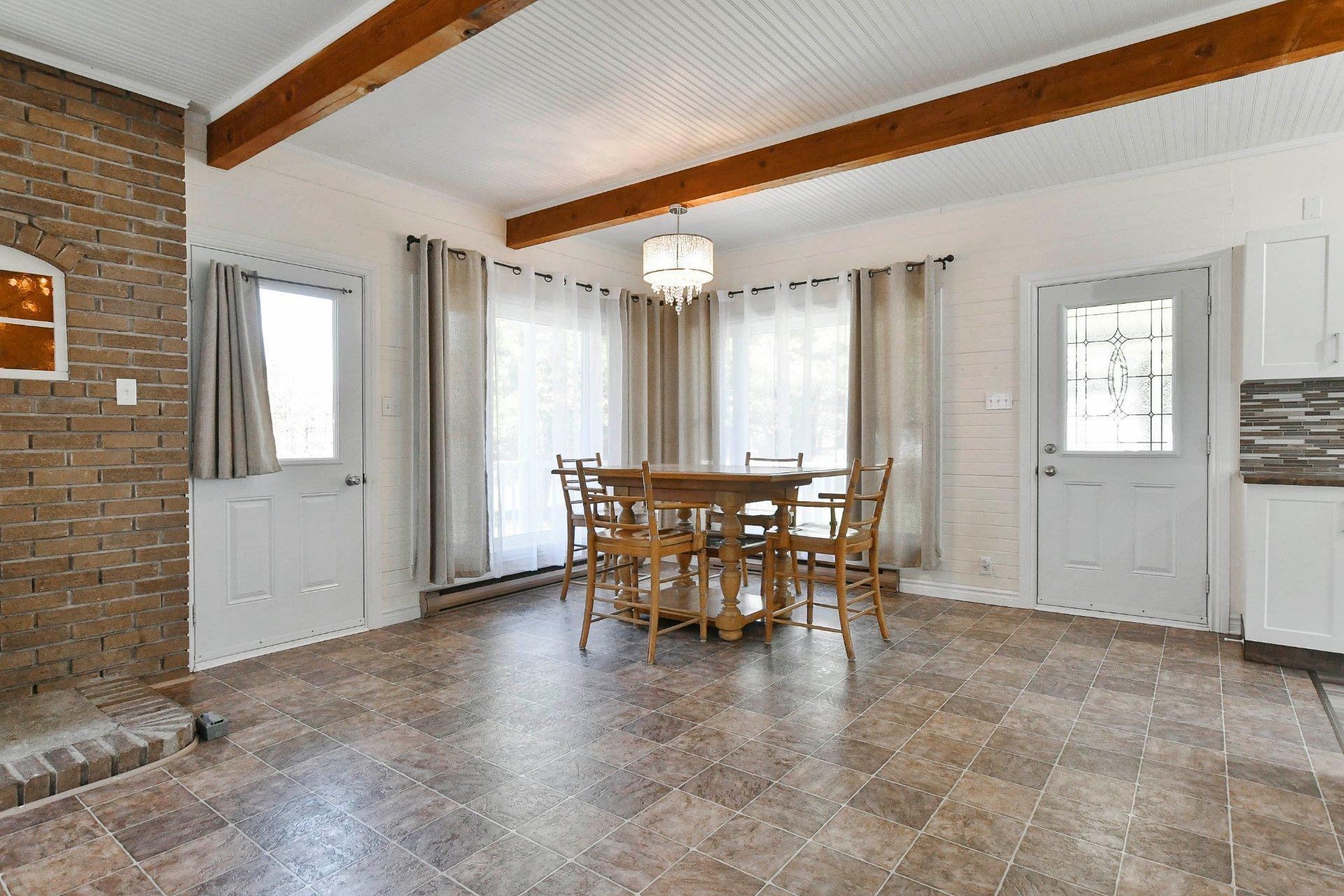 









3567


2e avenue du Domaine-Patry

,
Sainte-Julienne,




QC
J0K2T0

