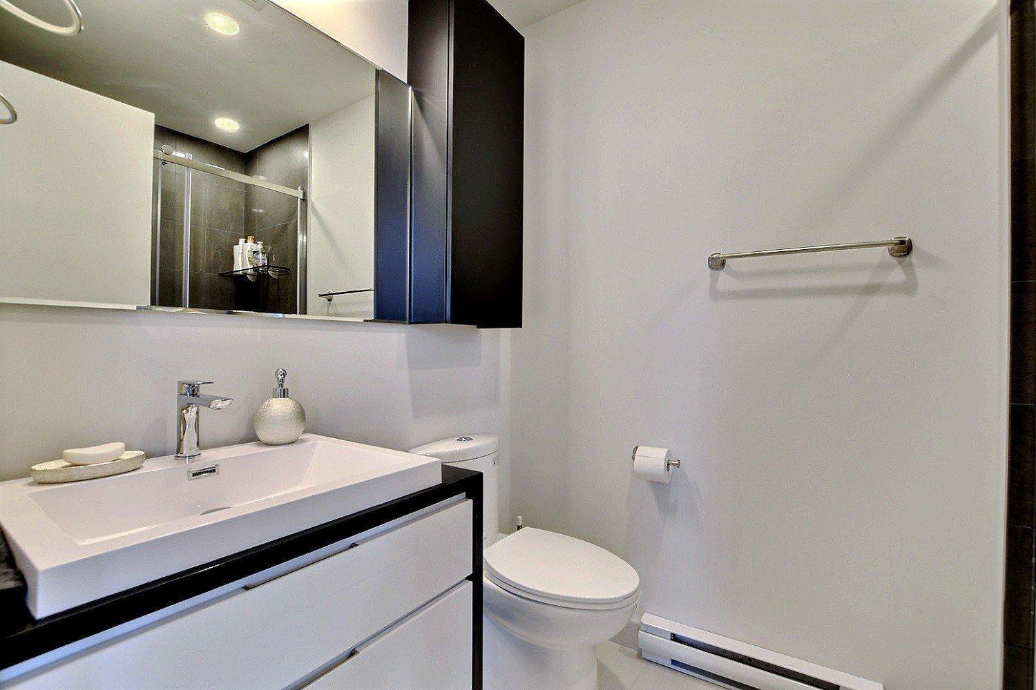









1188


Rue St-Antoine O.

, 710,
Montréal (Ville-Marie),




QC
H3C1B4

