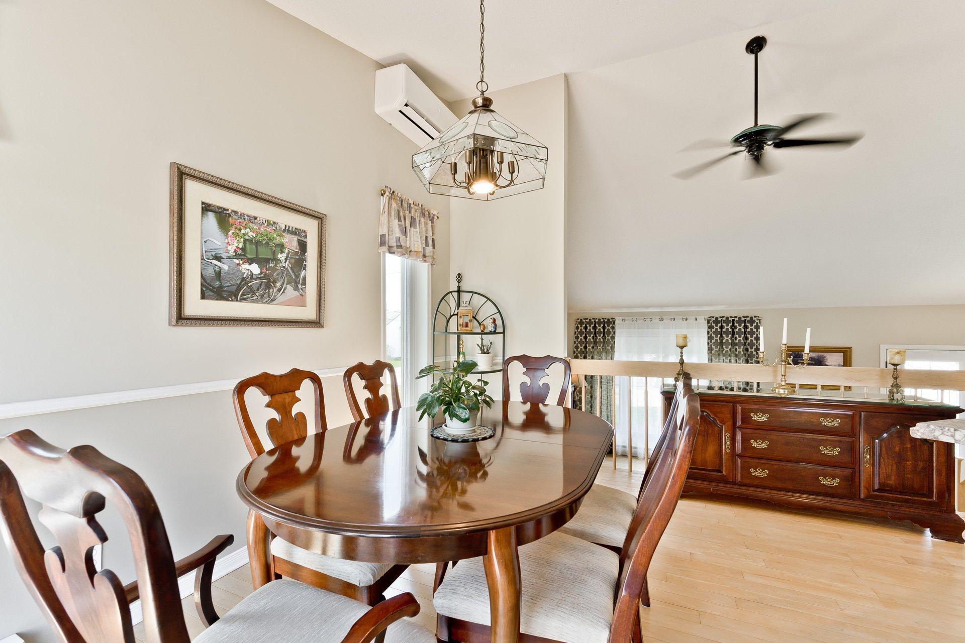 









238


Rue des Merles

,
Sherbrooke (Brompton/Rock Forest/Saint-Élie/Deauville),




QC
J1R0N3

