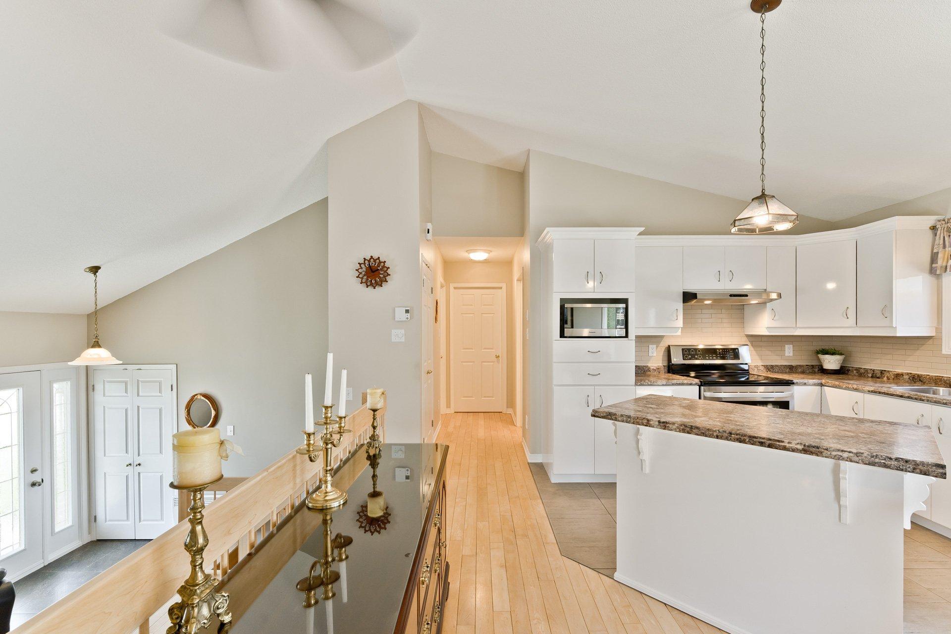 









238


Rue des Merles

,
Sherbrooke (Brompton/Rock Forest/Saint-Élie/Deauville),




QC
J1R0N3

