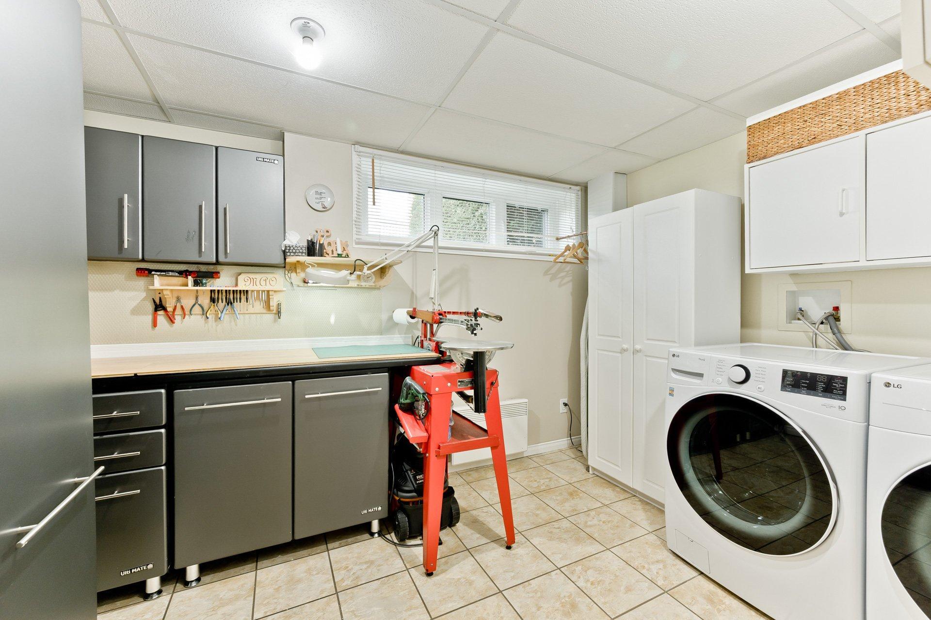 









238


Rue des Merles

,
Sherbrooke (Brompton/Rock Forest/Saint-Élie/Deauville),




QC
J1R0N3

