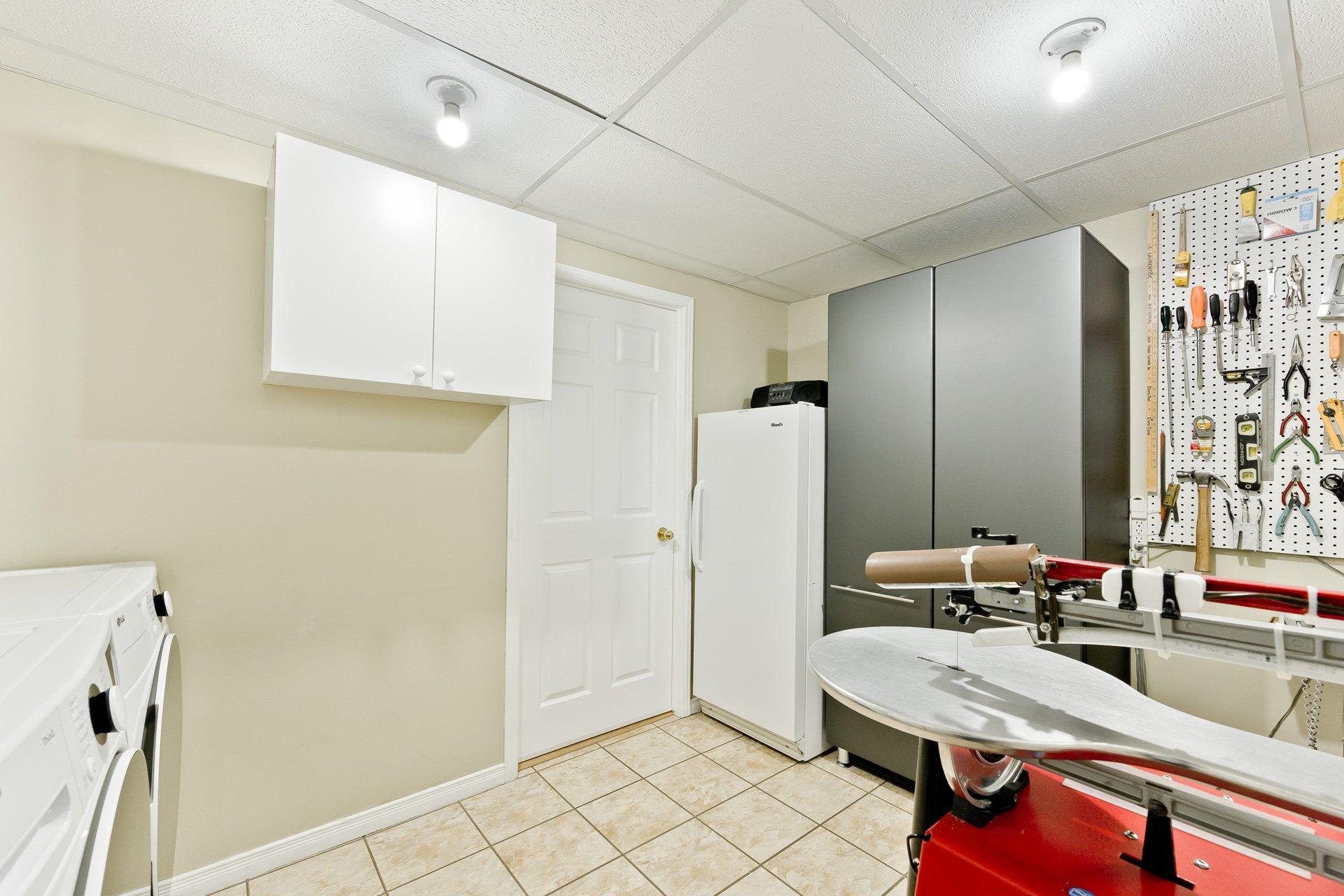 









238


Rue des Merles

,
Sherbrooke (Brompton/Rock Forest/Saint-Élie/Deauville),




QC
J1R0N3

