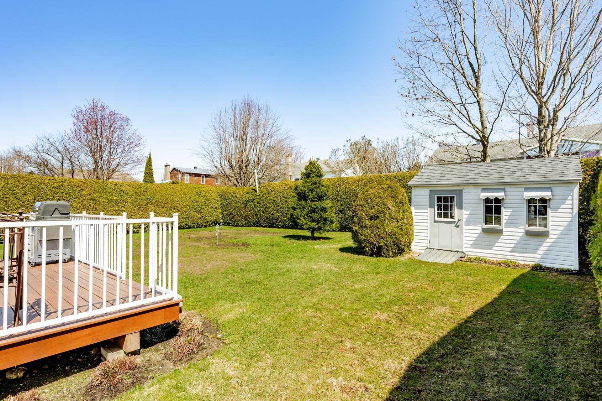 









238


Rue des Merles

,
Sherbrooke (Brompton/Rock Forest/Saint-Élie/Deauville),




QC
J1R0N3


