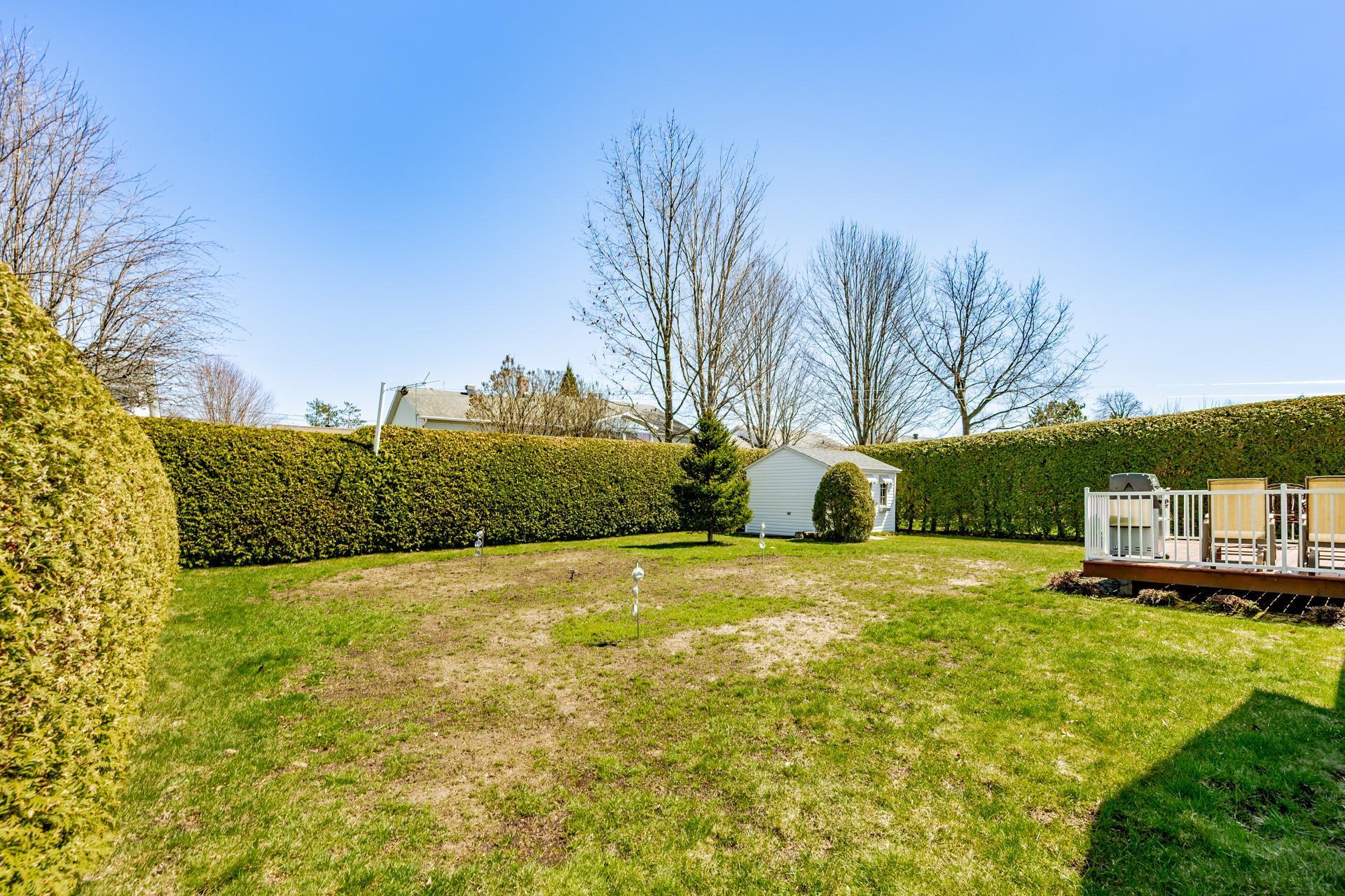 









238


Rue des Merles

,
Sherbrooke (Brompton/Rock Forest/Saint-Élie/Deauville),




QC
J1R0N3

